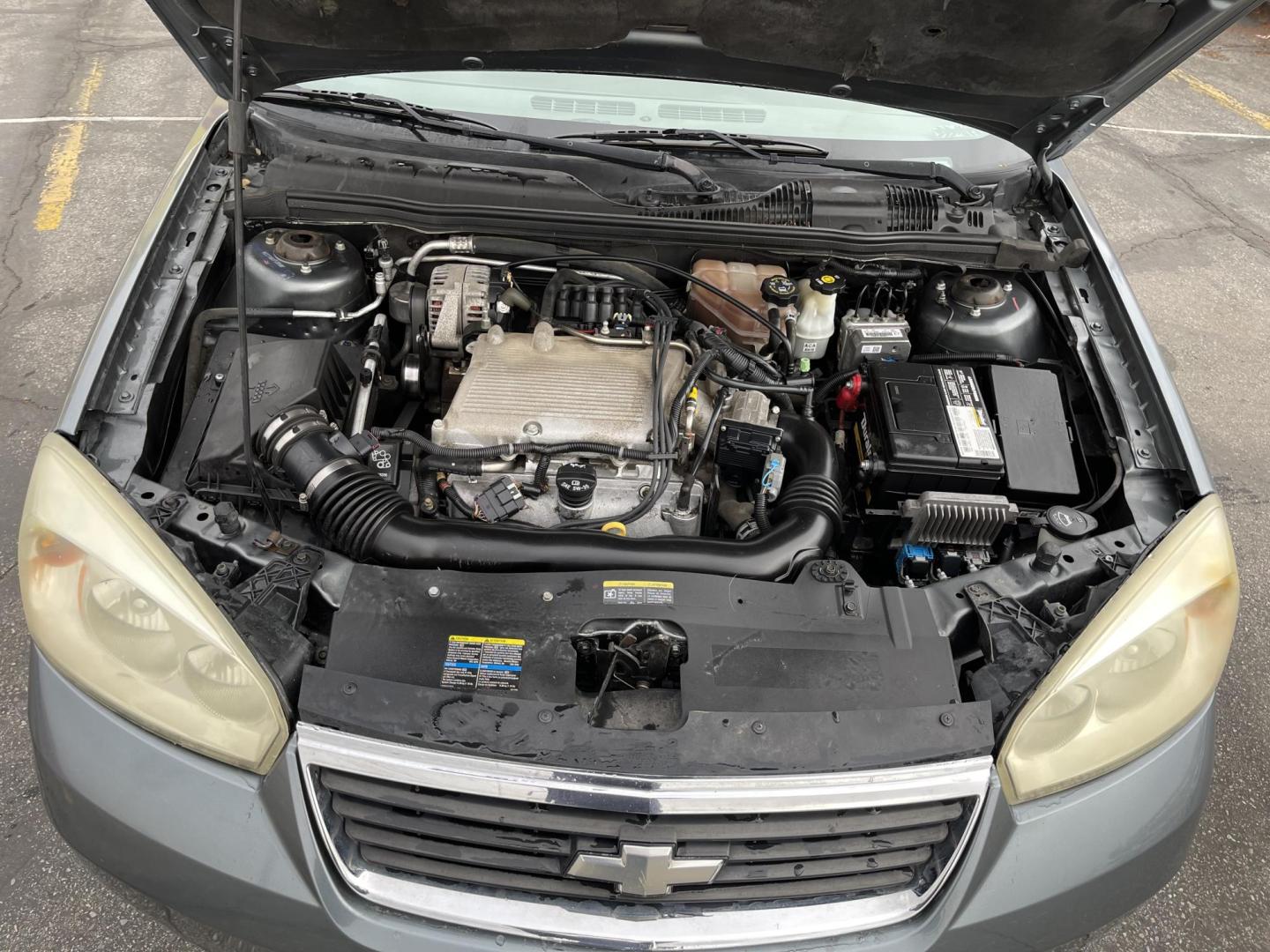 2005 Ingot Silver Metallic /Gray Chevrolet Malibu LS (1G1ZT52805F) with an 3.5L V6 OHV 12V engine, 4-Speed Automatic Overdrive transmission, located at 801 South State Street, Salt Lake City, UT, 84111, (801) 328-0098, 40.751953, -111.888206 - Clean title good reliable commuter vehicle for anyone looking for reliable transportation to go to and from work. Vehicle has passed emissions and ready to license. Features: 3.5 Liter V6 engine, Front wheel drive, automatic, power locks, power windows, cloth seats, am/fm/cd radio, power mirrors, - Photo#16
