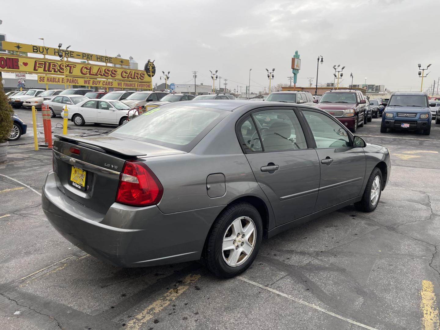 2005 Ingot Silver Metallic /Gray Chevrolet Malibu LS (1G1ZT52805F) with an 3.5L V6 OHV 12V engine, 4-Speed Automatic Overdrive transmission, located at 801 South State Street, Salt Lake City, UT, 84111, (801) 328-0098, 40.751953, -111.888206 - Clean title good reliable commuter vehicle for anyone looking for reliable transportation to go to and from work. Vehicle has passed emissions and ready to license. Features: 3.5 Liter V6 engine, Front wheel drive, automatic, power locks, power windows, cloth seats, am/fm/cd radio, power mirrors, - Photo#6