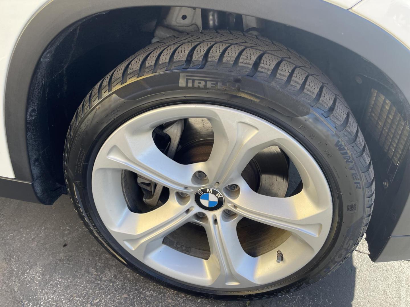 2013 Super White /Tan BMW X1 xDrive35i (WBAVM5C51DV) with an 3.0L L6 DOHC 24V engine, 6-Speed Automatic transmission, located at 801 South State Street, Salt Lake City, UT, 84111, (801) 328-0098, 40.751953, -111.888206 - Super clean immaculate condition inside and out! AWD great all year SUV! Clean title! Hard to find car! No accidents on Carfax! Only 2 previous owners! Originally from Florida according to Carfax it came to Utah with the second owner. Features: 4WD/AWD, Memory Seat(s), Alloy Wheels, Navigation Syst - Photo#14