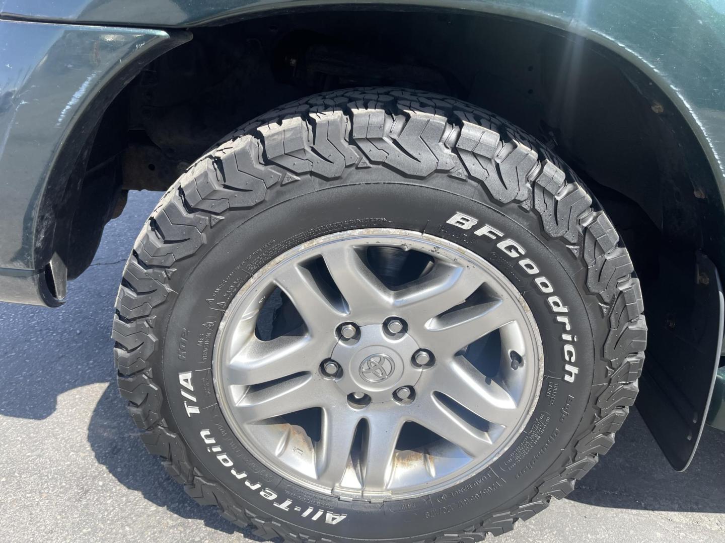 2004 Emerald Green /Tan Toyota Sequoia Limited 4WD (5TDBT48A44S) with an 4.7L V8 DOHC 32V engine, 4-Speed Automatic Overdrive transmission, located at 801 South State Street, Salt Lake City, UT, 84111, (801) 328-0098, 40.751953, -111.888206 - Clean title! No accidents on Carfax! Hard to find Sequoia with 4x4! Real nice 3rd row seating perfect family vehicle!!! Features: 20 Inch Plus Wheels, Rear Air Conditioning, 4WD/AWD, Rear Entertainment System, Alloy Wheels, Running Boards, Front Seat Heaters, Sunroof(s), JBL Sound System, Third Row - Photo#10