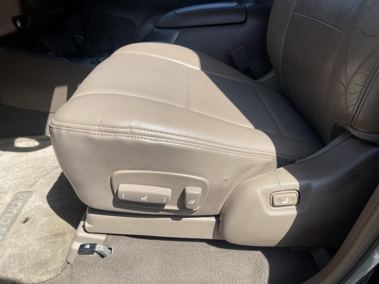 2004 Emerald Green /Tan Toyota Sequoia Limited 4WD (5TDBT48A44S) with an 4.7L V8 DOHC 32V engine, 4-Speed Automatic Overdrive transmission, located at 801 South State Street, Salt Lake City, UT, 84111, (801) 328-0098, 40.751953, -111.888206 - Clean title! No accidents on Carfax! Hard to find Sequoia with 4x4! Real nice 3rd row seating perfect family vehicle!!! Features: 20 Inch Plus Wheels, Rear Air Conditioning, 4WD/AWD, Rear Entertainment System, Alloy Wheels, Running Boards, Front Seat Heaters, Sunroof(s), JBL Sound System, Third Row - Photo#17
