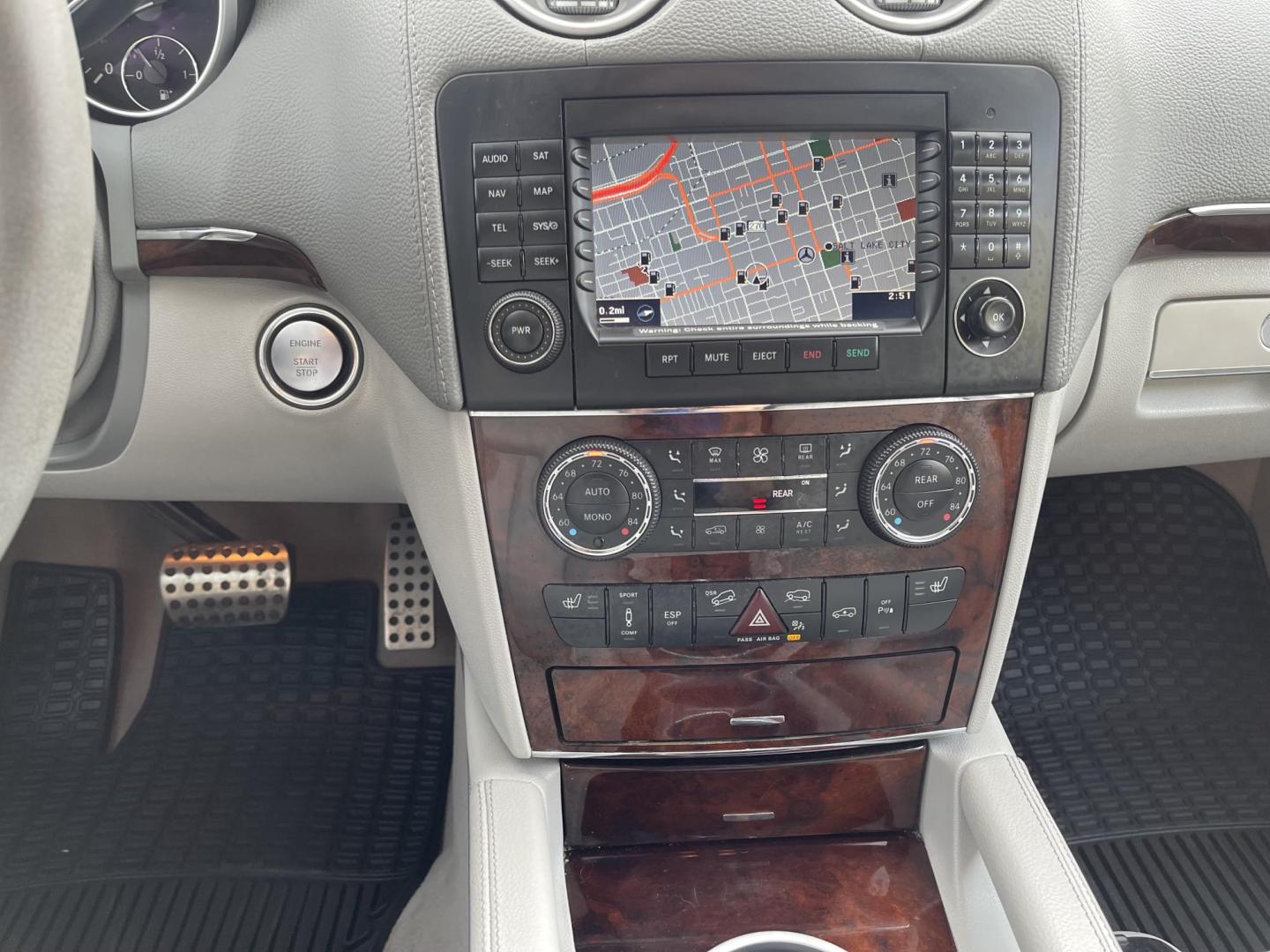 2008 Super White /Tan Mercedes-Benz GL-Class GL550 (4JGBF86E98A) with an 5.5L V8 DOHC 32V engine, 7-Speed Automatic Overdrive transmission, located at 801 South State Street, Salt Lake City, UT, 84111, (801) 328-0098, 40.751953, -111.888206 - Loaded with every feature made on this model lots of extras!!! Immaculate condition hard find for sure to get one this clean that is in excellent condition for the year, make and miles! This is a gem. Perfect all around family vehicle! Features: 20 Inch Plus Wheels, Power Hatch/Deck Lid, 4WD/AWD, - Photo#16