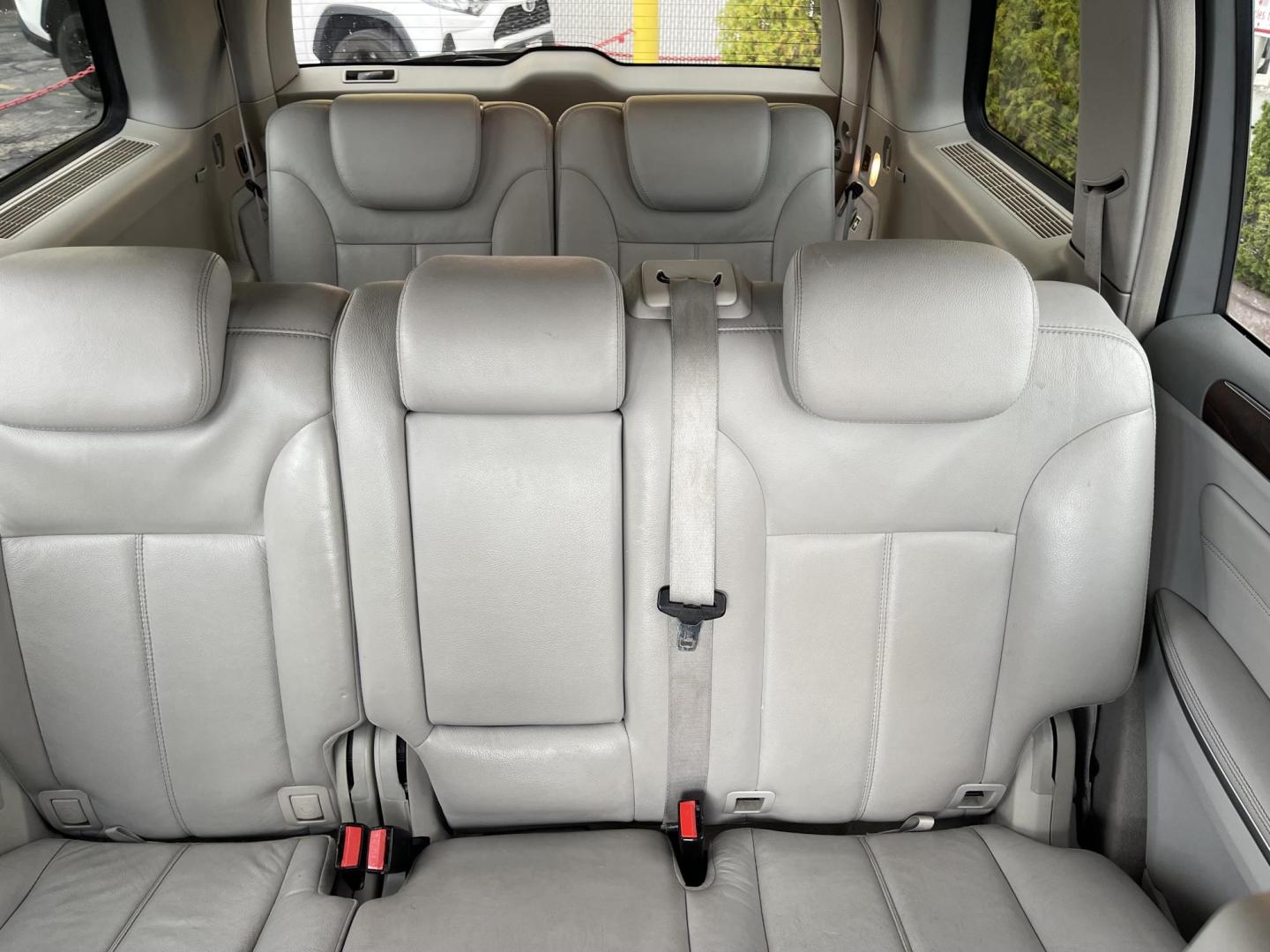 2008 Super White /Tan Mercedes-Benz GL-Class GL550 (4JGBF86E98A) with an 5.5L V8 DOHC 32V engine, 7-Speed Automatic Overdrive transmission, located at 801 South State Street, Salt Lake City, UT, 84111, (801) 328-0098, 40.751953, -111.888206 - Loaded with every feature made on this model lots of extras!!! Immaculate condition hard find for sure to get one this clean that is in excellent condition for the year, make and miles! This is a gem. Perfect all around family vehicle! Features: 20 Inch Plus Wheels, Power Hatch/Deck Lid, 4WD/AWD, - Photo#17