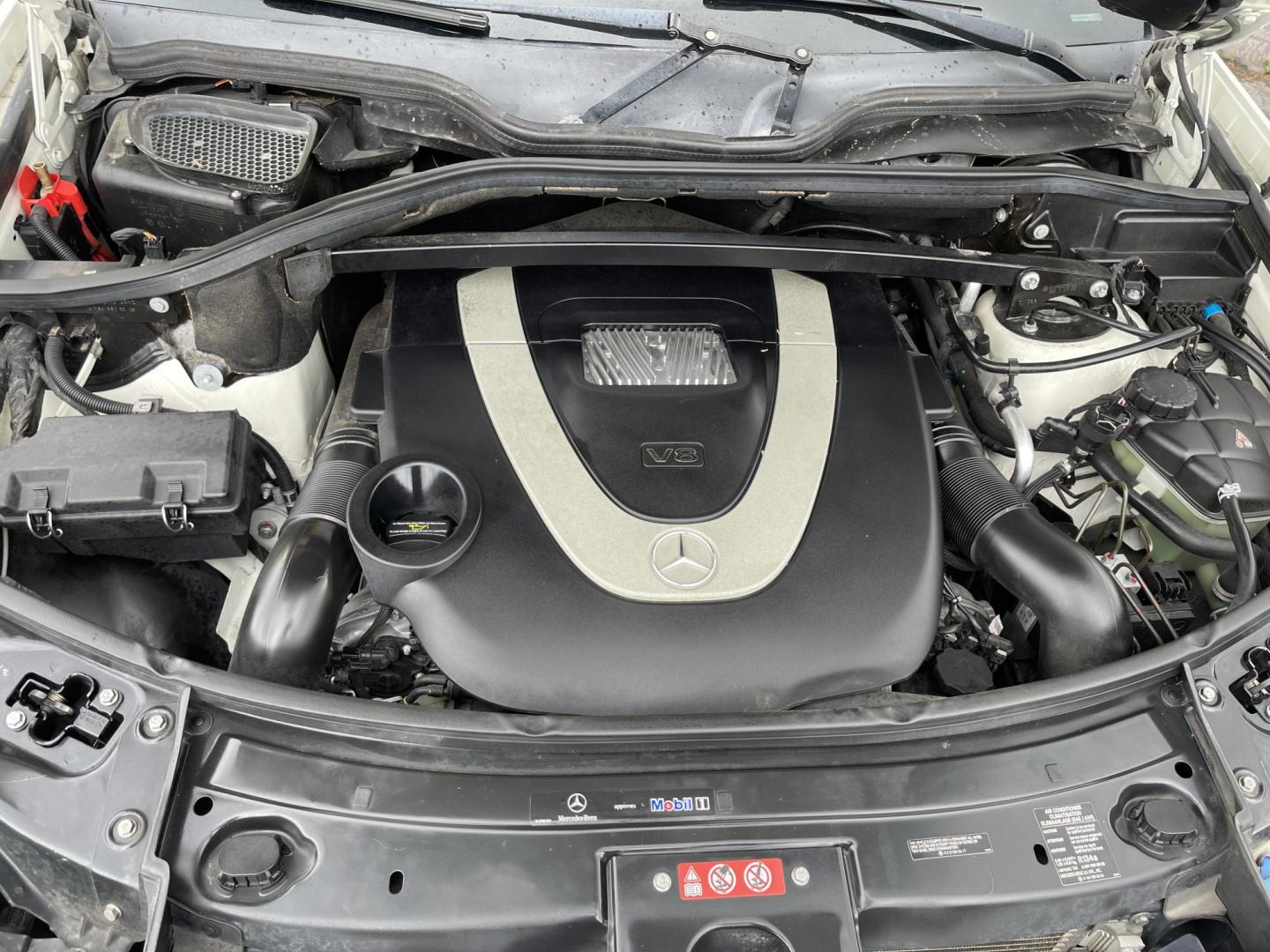 2008 Super White /Tan Mercedes-Benz GL-Class GL550 (4JGBF86E98A) with an 5.5L V8 DOHC 32V engine, 7-Speed Automatic Overdrive transmission, located at 801 South State Street, Salt Lake City, UT, 84111, (801) 328-0098, 40.751953, -111.888206 - Loaded with every feature made on this model lots of extras!!! Immaculate condition hard find for sure to get one this clean that is in excellent condition for the year, make and miles! This is a gem. Perfect all around family vehicle! Features: 20 Inch Plus Wheels, Power Hatch/Deck Lid, 4WD/AWD, - Photo#26