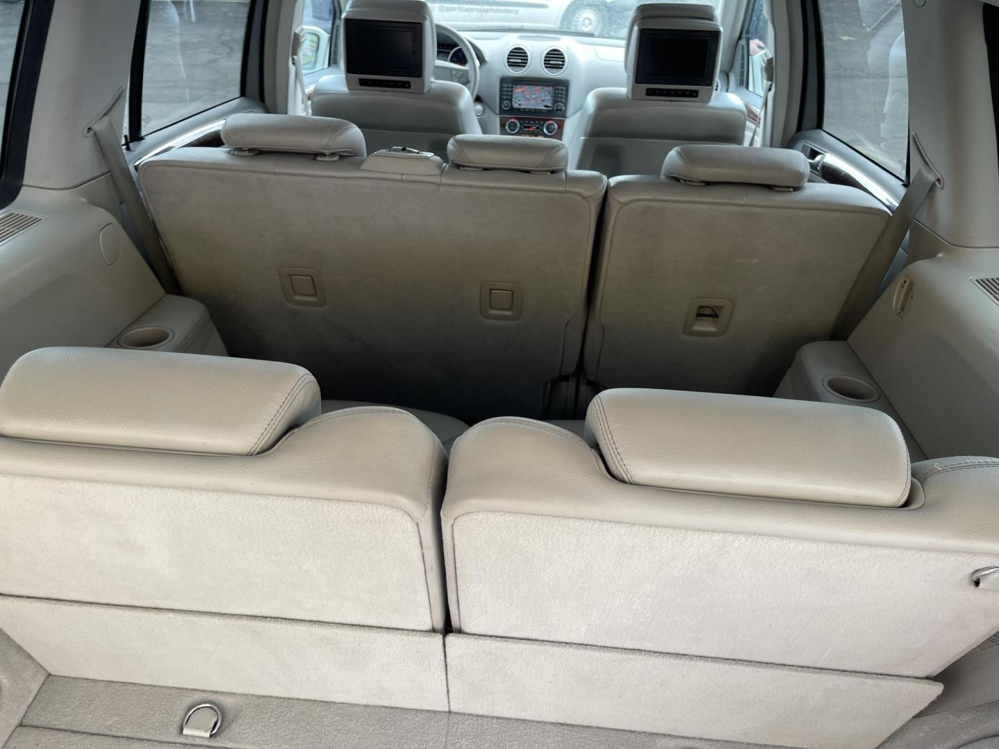 2008 Super White /Tan Mercedes-Benz GL-Class GL550 (4JGBF86E98A) with an 5.5L V8 DOHC 32V engine, 7-Speed Automatic Overdrive transmission, located at 801 South State Street, Salt Lake City, UT, 84111, (801) 328-0098, 40.751953, -111.888206 - Loaded with every feature made on this model lots of extras!!! Immaculate condition hard find for sure to get one this clean that is in excellent condition for the year, make and miles! This is a gem. Perfect all around family vehicle! Features: 20 Inch Plus Wheels, Power Hatch/Deck Lid, 4WD/AWD, - Photo#28