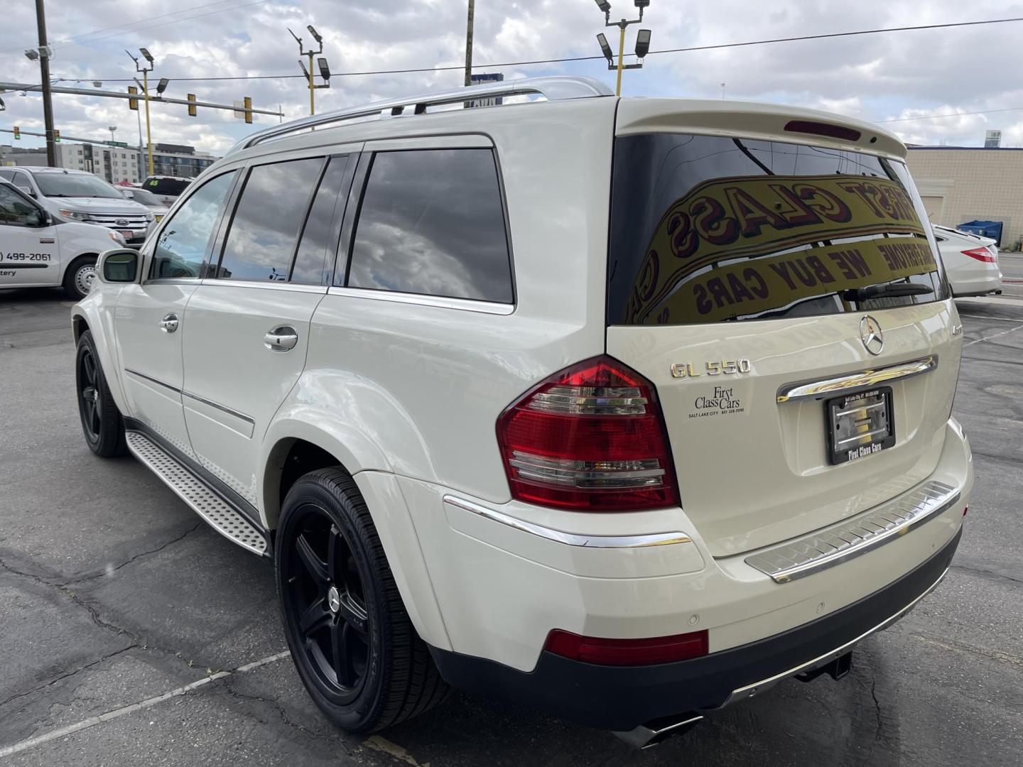 2008 Super White /Tan Mercedes-Benz GL-Class GL550 (4JGBF86E98A) with an 5.5L V8 DOHC 32V engine, 7-Speed Automatic Overdrive transmission, located at 801 South State Street, Salt Lake City, UT, 84111, (801) 328-0098, 40.751953, -111.888206 - Loaded with every feature made on this model lots of extras!!! Immaculate condition hard find for sure to get one this clean that is in excellent condition for the year, make and miles! This is a gem. Perfect all around family vehicle! Features: 20 Inch Plus Wheels, Power Hatch/Deck Lid, 4WD/AWD, - Photo#8