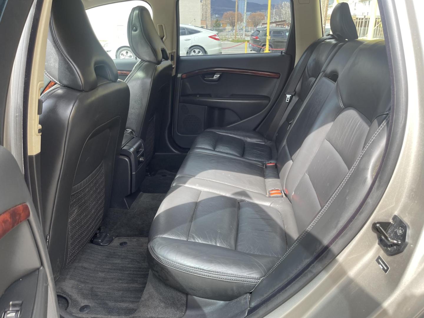 2008 Galaxy Silver Metallic /BLACK Volvo XC70 Cross Country (YV4BZ982181) with an 2.5L L5 DOHC 20V TURBO engine, 5-Speed Automatic transmission, located at 801 South State Street, Salt Lake City, UT, 84111, (801) 328-0098, 40.751953, -111.888206 - Clean title! Clean Carfax no accidents vehicle has been regularly serviced and maintained according to Carfax full service report is included on the Carfax report. Hard car to find for this age in this clean of condition. Features: 4WD/AWD, Leather Seats, Alloy Wheels, Memory Seat(s), Convenience - Photo#11