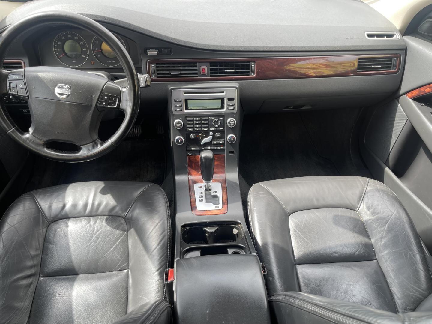 2008 Galaxy Silver Metallic /BLACK Volvo XC70 Cross Country (YV4BZ982181) with an 2.5L L5 DOHC 20V TURBO engine, 5-Speed Automatic transmission, located at 801 South State Street, Salt Lake City, UT, 84111, (801) 328-0098, 40.751953, -111.888206 - Clean title! Clean Carfax no accidents vehicle has been regularly serviced and maintained according to Carfax full service report is included on the Carfax report. Hard car to find for this age in this clean of condition. Features: 4WD/AWD, Leather Seats, Alloy Wheels, Memory Seat(s), Convenience - Photo#13
