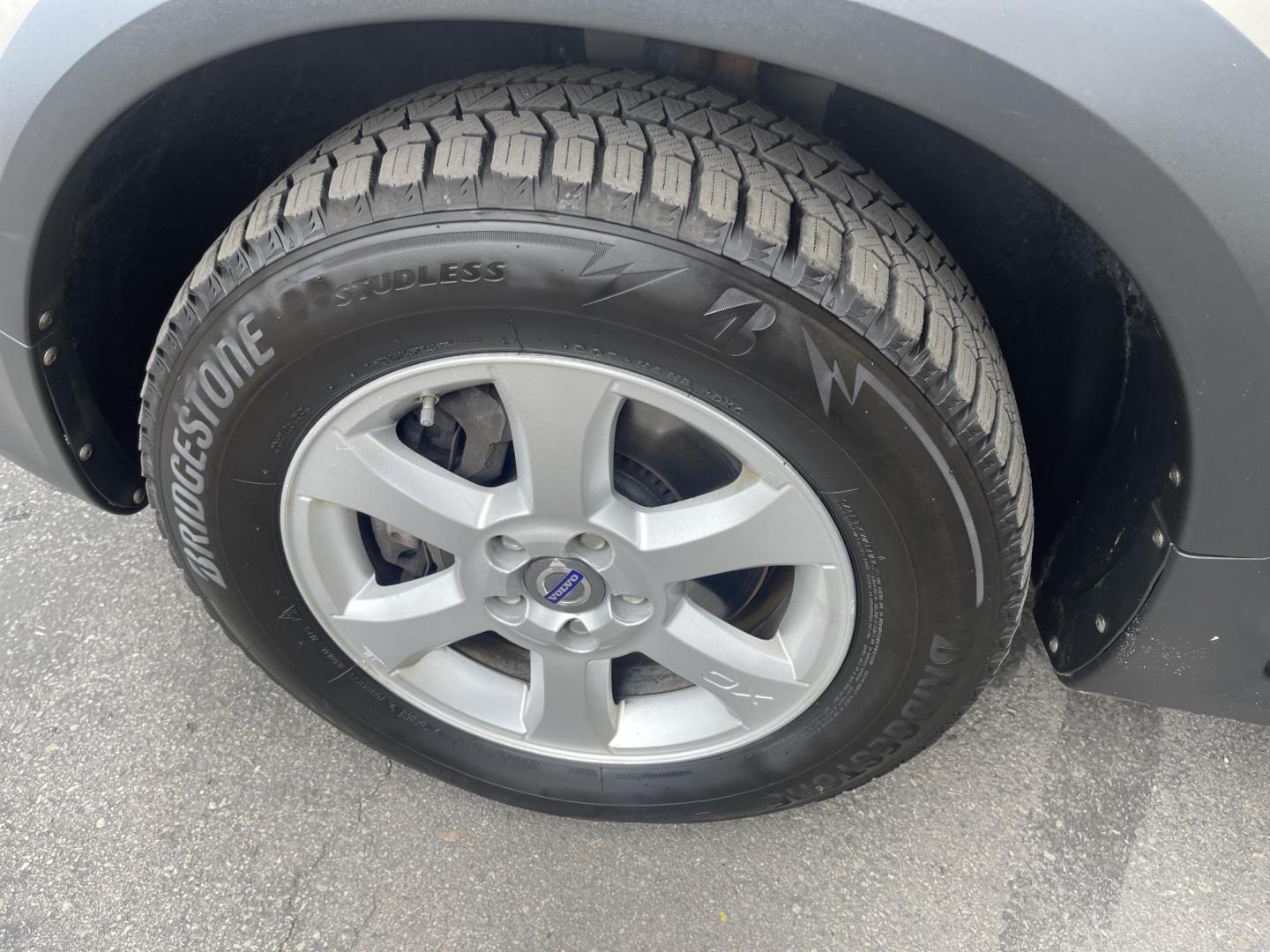 2008 Galaxy Silver Metallic /BLACK Volvo XC70 Cross Country (YV4BZ982181) with an 2.5L L5 DOHC 20V TURBO engine, 5-Speed Automatic transmission, located at 801 South State Street, Salt Lake City, UT, 84111, (801) 328-0098, 40.751953, -111.888206 - Clean title! Clean Carfax no accidents vehicle has been regularly serviced and maintained according to Carfax full service report is included on the Carfax report. Hard car to find for this age in this clean of condition. Features: 4WD/AWD, Leather Seats, Alloy Wheels, Memory Seat(s), Convenience - Photo#21
