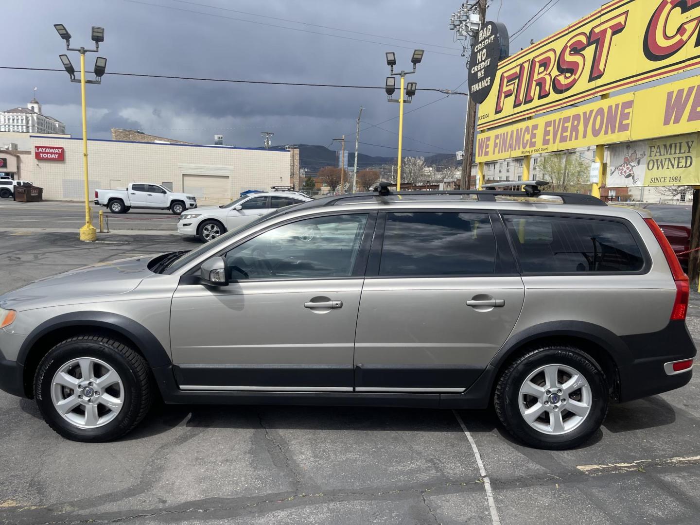 2008 Galaxy Silver Metallic /BLACK Volvo XC70 Cross Country (YV4BZ982181) with an 2.5L L5 DOHC 20V TURBO engine, 5-Speed Automatic transmission, located at 801 South State Street, Salt Lake City, UT, 84111, (801) 328-0098, 40.751953, -111.888206 - Clean title! Clean Carfax no accidents vehicle has been regularly serviced and maintained according to Carfax full service report is included on the Carfax report. Hard car to find for this age in this clean of condition. Features: 4WD/AWD, Leather Seats, Alloy Wheels, Memory Seat(s), Convenience - Photo#8