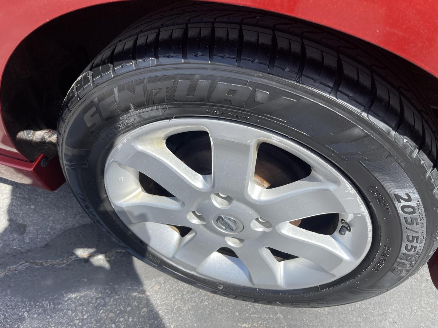 2011 Flame Red /Gray Nissan Sentra 2.0 (3N1AB6AP9BL) with an 2.0L L4 DOHC 16V engine, Continuously Variable Transmisson transmission, located at 801 South State Street, Salt Lake City, UT, 84111, (801) 328-0098, 40.751953, -111.888206 - Clean title! Low Miles! No accidents on the Carfax vehicle history report, Only 99k miles just over, good gas mileage! Perfect commuter car!!! Features: Alloy Wheels, Cloth Seats, ABS Brakes, Auxiliary Audio Input, Power Locks, Rear Spoiler, AM/FM Stereo, CD Audio, Power Mirrors, Side Airbags, Air - Photo#11