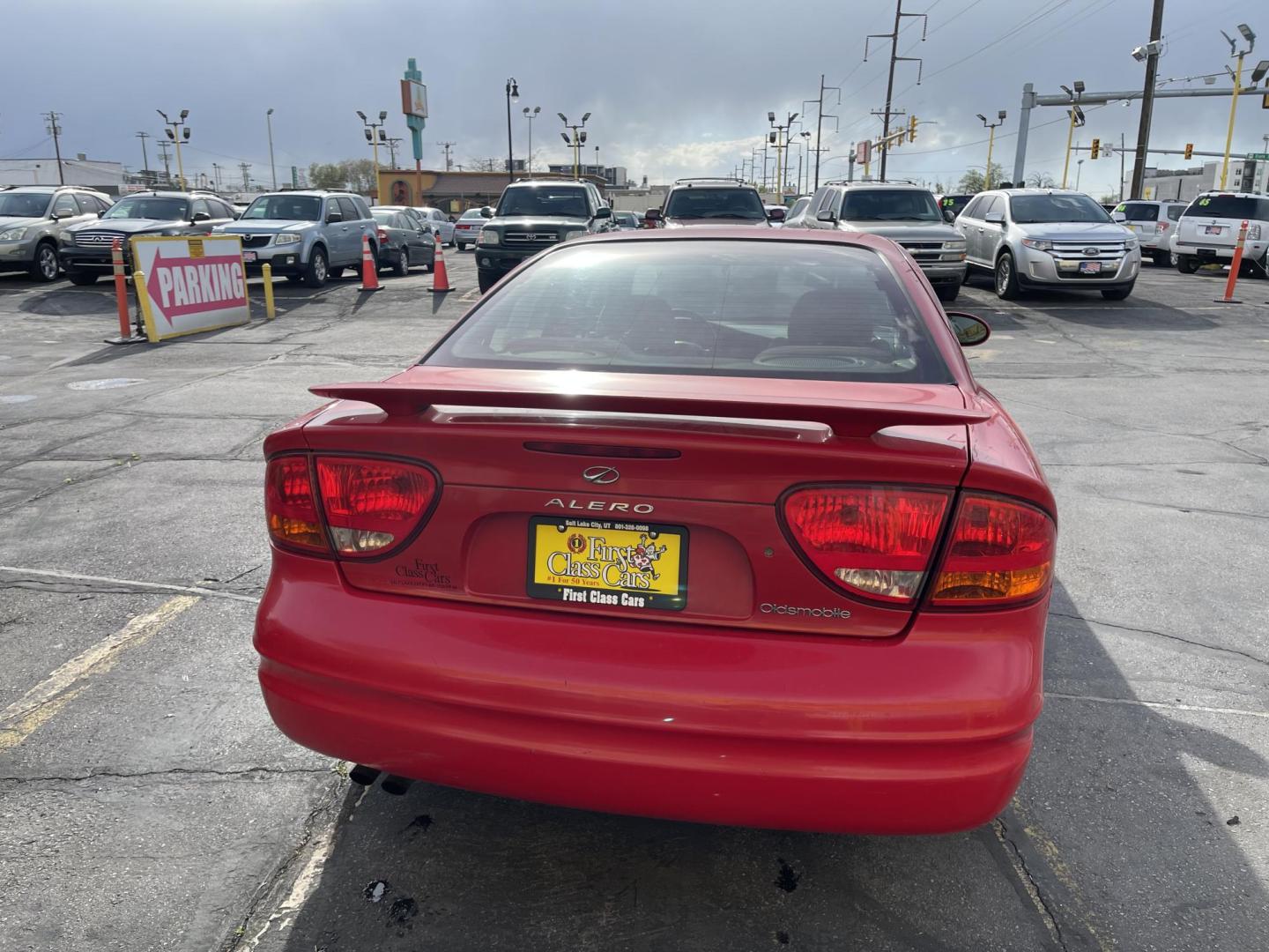 2000 Rallye Red /BROWN Oldsmobile Alero GL1 Sedan (1G3NL52T3YC) with an 2.4L L4 DOHC 16V engine, 5-Speed Manual Overdrive transmission, located at 801 South State Street, Salt Lake City, UT, 84111, (801) 328-0098, 40.751953, -111.888206 - Features: Automatic, power locks, power windows, power seat, alloy wheels, am/fm/cd, cloth interior, 4 cylinder 2.4 liter motor, electronic defrost, * All advertised prices are just dollars above cost to make room for new inventory these are our cash prices plus taxes, licensing and dealer fees. A - Photo#6