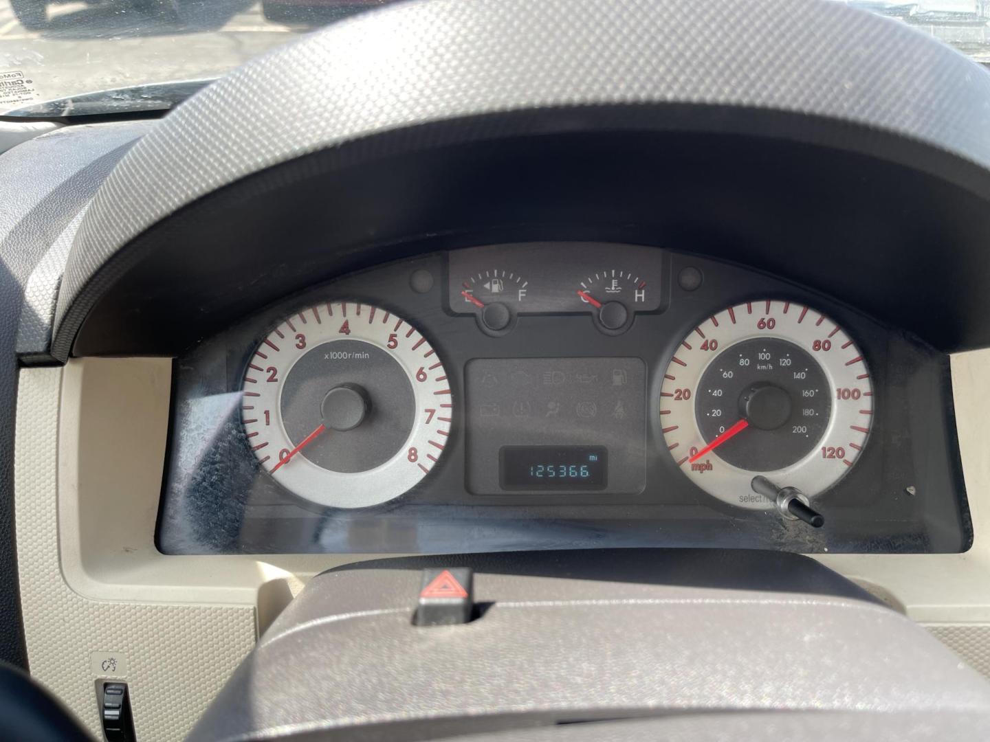 2008 Blue /Tan Mazda Tribute i Grand Touring FWD (4F2CZ02Z38K) with an 2.3L L4 DOHC 24V engine, 4-Speed Automatic Overdrive transmission, located at 801 South State Street, Salt Lake City, UT, 84111, (801) 328-0098, 40.751953, -111.888206 - Clean title! No reported accidents on Carfax history report only 3 previous owners!!! Features: Alloy Wheels, Cloth Seats, Sport Package, ABS Brakes, Auxiliary Audio Input, Power Locks, Side Airbags, AM/FM Stereo, CD Audio, Power Mirrors, Traction Control, Air Conditioning, Full Roof Rack, Power W - Photo#15