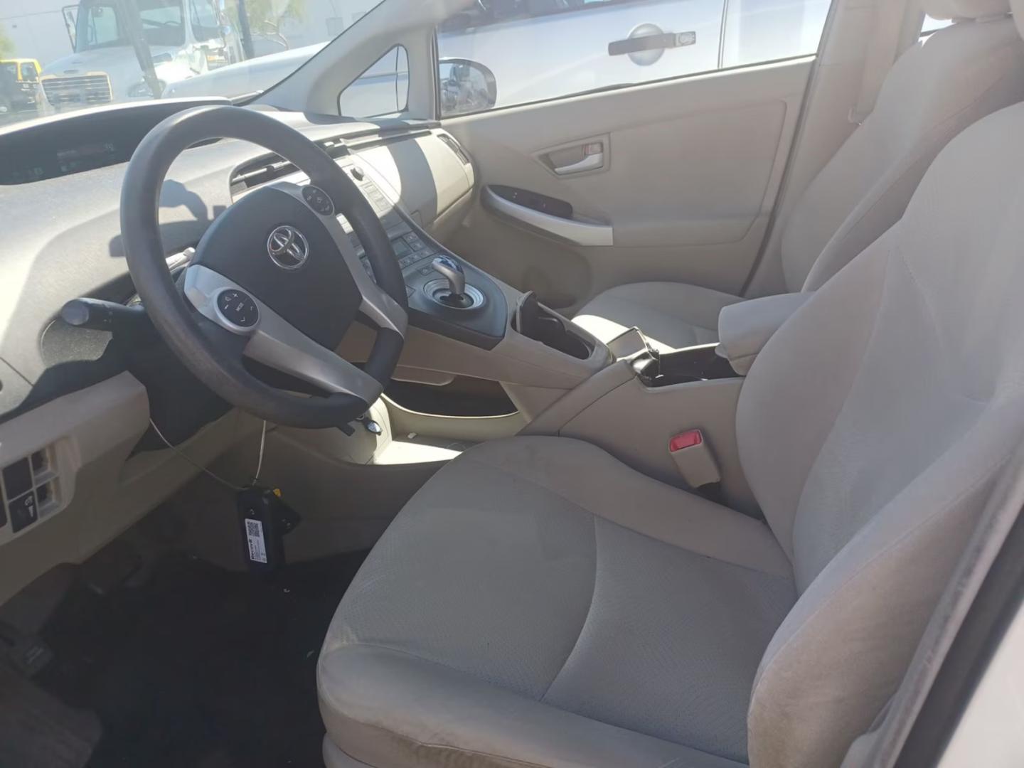 2010 Super White /Tan Toyota Prius Prius II (JTDKN3DU8A0) with an 1.8L L4 DOHC 16V engine, Continuously Variable Transmisson transmission, located at 801 South State Street, Salt Lake City, UT, 84111, (801) 328-0098, 40.751953, -111.888206 - Clean title Carfax 1-owner car extremely hard to find this well kept in this great condition for the year!!! The 2010 Toyota Prius Four has an EPA-estimated fuel economy of 51 mpg city, 48 mpg highway, and 50 mpg combined. These numbers are achieved through a hybrid synergy drive system with a 1.8-l - Photo#3