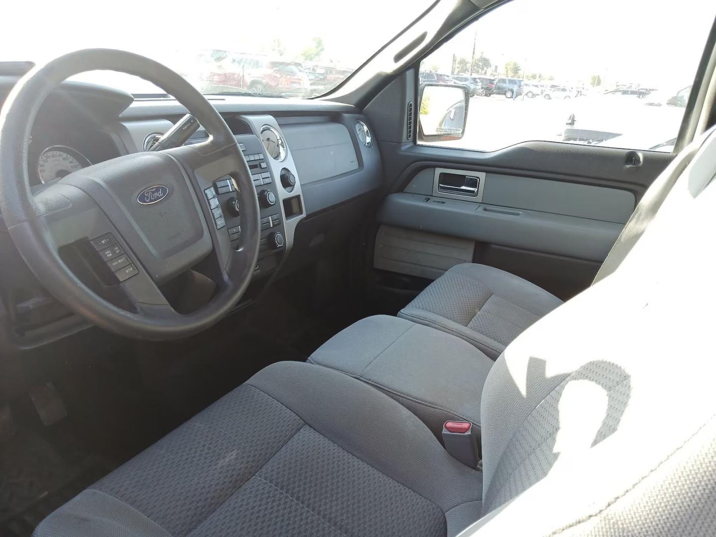 2011 Blue /Gray Ford F-150 FX4 SuperCrew 5.5-ft. Bed 4WD (1FTFW1EF0BF) with an 5.0L V8 engine, 4-Speed Automatic transmission, located at 801 South State Street, Salt Lake City, UT, 84111, (801) 328-0098, 40.751953, -111.888206 - Clean title! Hard find extra clean! Immaculate condition! 6 passenger truck lots of room inside! 4x4 tires are in great shape! Must see truck for anyone looking for a clean 4x4 truck!!! Features: 4x4, Cloth Seats, Alloy Wheels, Rear View Camera, Bed Cover, Satellite Radio Ready, Bed Liner,Tow Hitch - Photo#5