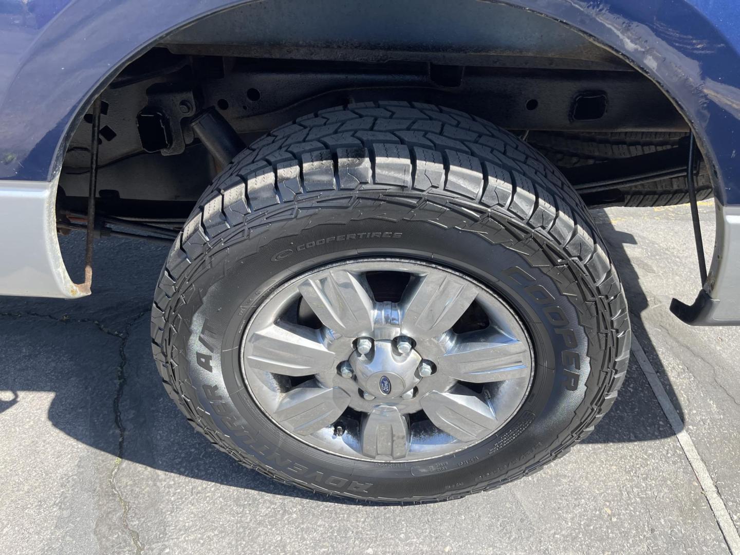 2011 Blue /Gray Ford F-150 FX4 SuperCrew 5.5-ft. Bed 4WD (1FTFW1EF0BF) with an 5.0L V8 engine, 4-Speed Automatic transmission, located at 801 South State Street, Salt Lake City, UT, 84111, (801) 328-0098, 40.751953, -111.888206 - Clean title! Hard find extra clean! Immaculate condition! 6 passenger truck lots of room inside! 4x4 tires are in great shape! Must see truck for anyone looking for a clean 4x4 truck!!! Features: 4x4, Cloth Seats, Alloy Wheels, Rear View Camera, Bed Cover, Satellite Radio Ready, Bed Liner,Tow Hitch - Photo#13