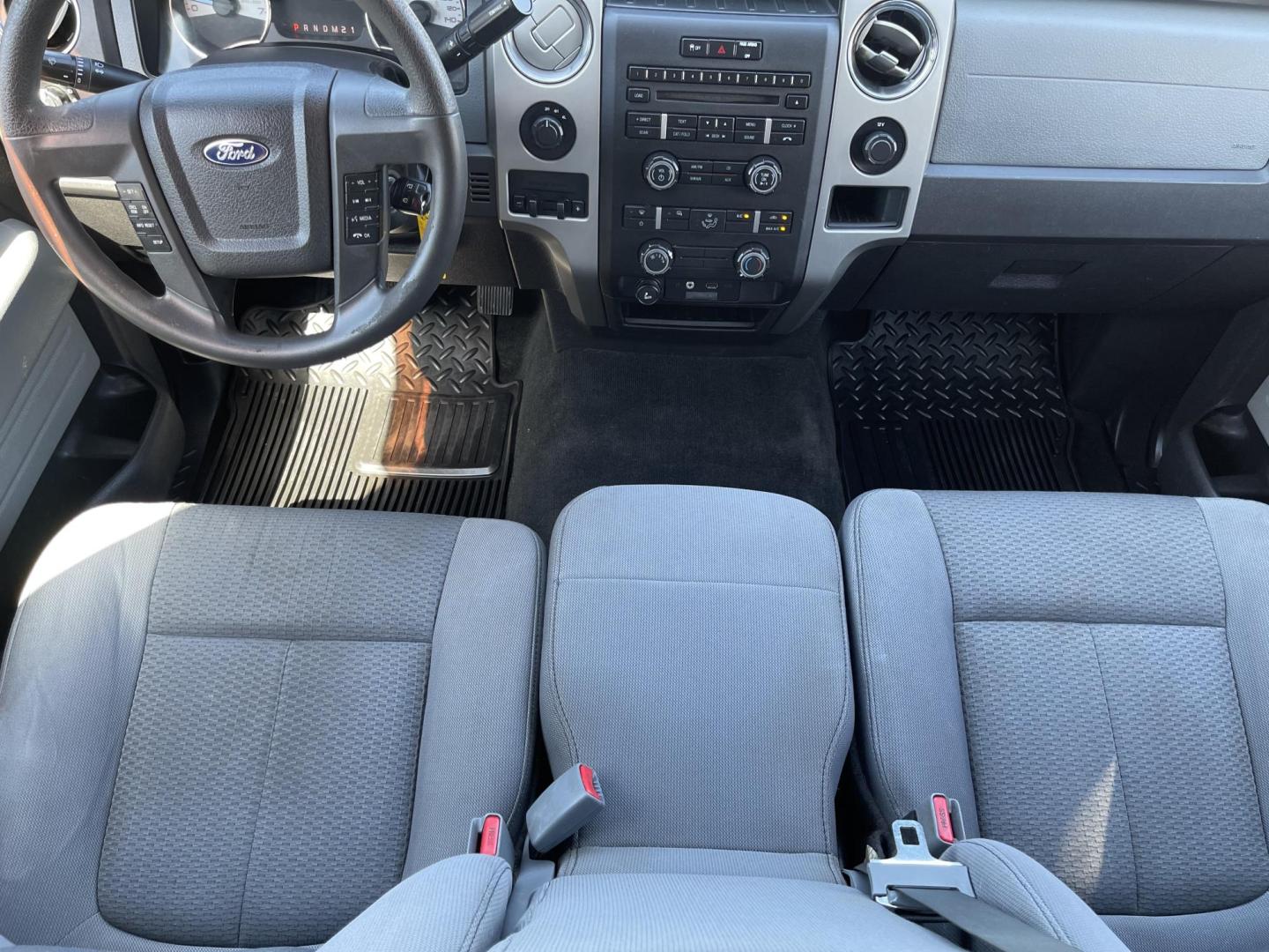 2011 Blue /Gray Ford F-150 FX4 SuperCrew 5.5-ft. Bed 4WD (1FTFW1EF0BF) with an 5.0L V8 engine, 4-Speed Automatic transmission, located at 801 South State Street, Salt Lake City, UT, 84111, (801) 328-0098, 40.751953, -111.888206 - Clean title! Hard find extra clean! Immaculate condition! 6 passenger truck lots of room inside! 4x4 tires are in great shape! Must see truck for anyone looking for a clean 4x4 truck!!! Features: 4x4, Cloth Seats, Alloy Wheels, Rear View Camera, Bed Cover, Satellite Radio Ready, Bed Liner,Tow Hitch - Photo#20