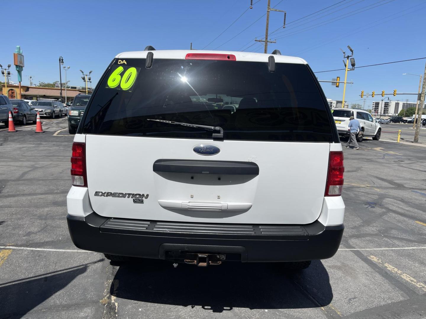 2006 Super White /Gray Ford Expedition XLT 4WD (1FMPU16576L) with an 5.4L V8 SOHC 16V engine, 4-Speed Automatic transmission, located at 801 South State Street, Salt Lake City, UT, 84111, (801) 328-0098, 40.751953, -111.888206 - Clean title on Carfax! Good affordable 4x4 SUV great all year around vehicle! Good family vehicle with 3rd row seating 8 passenger SUV! Features: 4WD/AWD, Quad Seats, Alloy Wheels, Running Boards, Cloth Seats, Third Row Seat, Fold-Away Third Row, Tow Hitch, ABS Brakes, Automatic Transmission, Crui - Photo#7