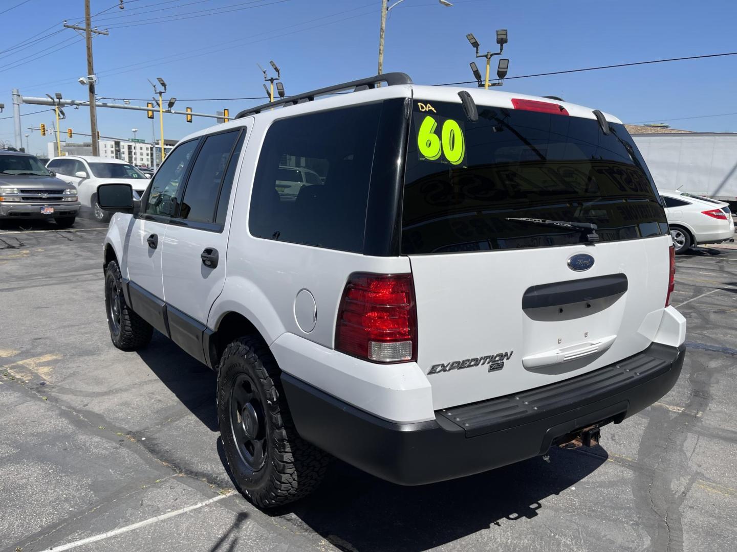 2006 Super White /Gray Ford Expedition XLT 4WD (1FMPU16576L) with an 5.4L V8 SOHC 16V engine, 4-Speed Automatic transmission, located at 801 South State Street, Salt Lake City, UT, 84111, (801) 328-0098, 40.751953, -111.888206 - Clean title on Carfax! Good affordable 4x4 SUV great all year around vehicle! Good family vehicle with 3rd row seating 8 passenger SUV! Features: 4WD/AWD, Quad Seats, Alloy Wheels, Running Boards, Cloth Seats, Third Row Seat, Fold-Away Third Row, Tow Hitch, ABS Brakes, Automatic Transmission, Crui - Photo#8