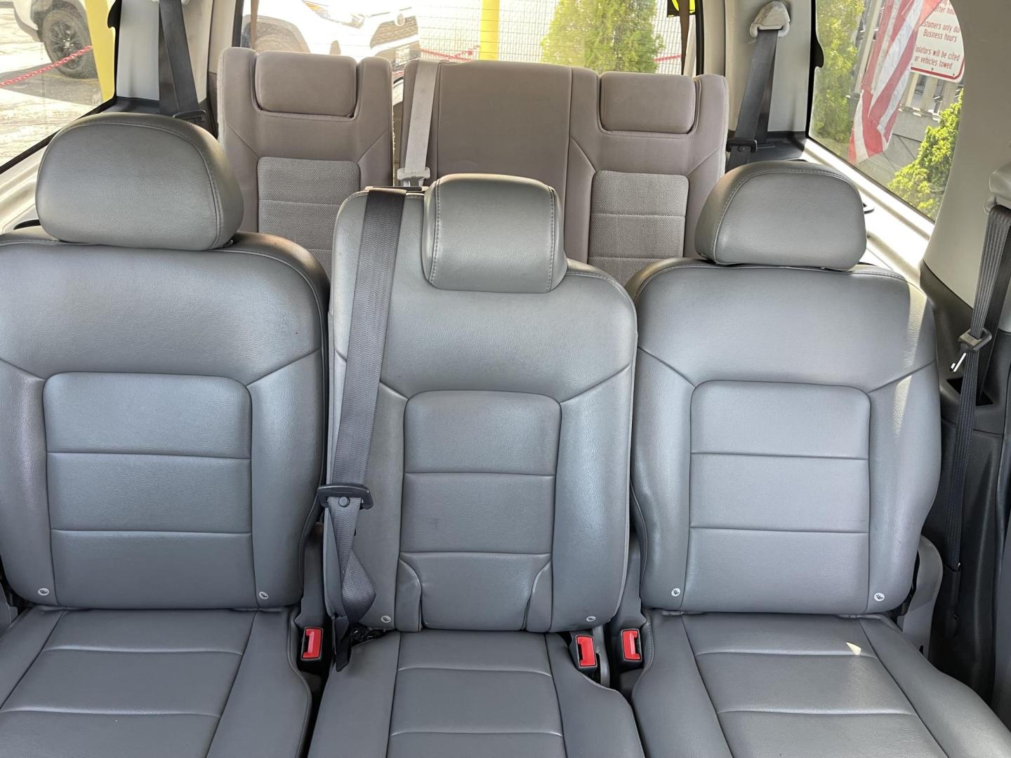 2006 Super White /Gray Ford Expedition XLT 4WD (1FMPU16576L) with an 5.4L V8 SOHC 16V engine, 4-Speed Automatic transmission, located at 801 South State Street, Salt Lake City, UT, 84111, (801) 328-0098, 40.751953, -111.888206 - Clean title on Carfax! Good affordable 4x4 SUV great all year around vehicle! Good family vehicle with 3rd row seating 8 passenger SUV! Features: 4WD/AWD, Quad Seats, Alloy Wheels, Running Boards, Cloth Seats, Third Row Seat, Fold-Away Third Row, Tow Hitch, ABS Brakes, Automatic Transmission, Crui - Photo#19