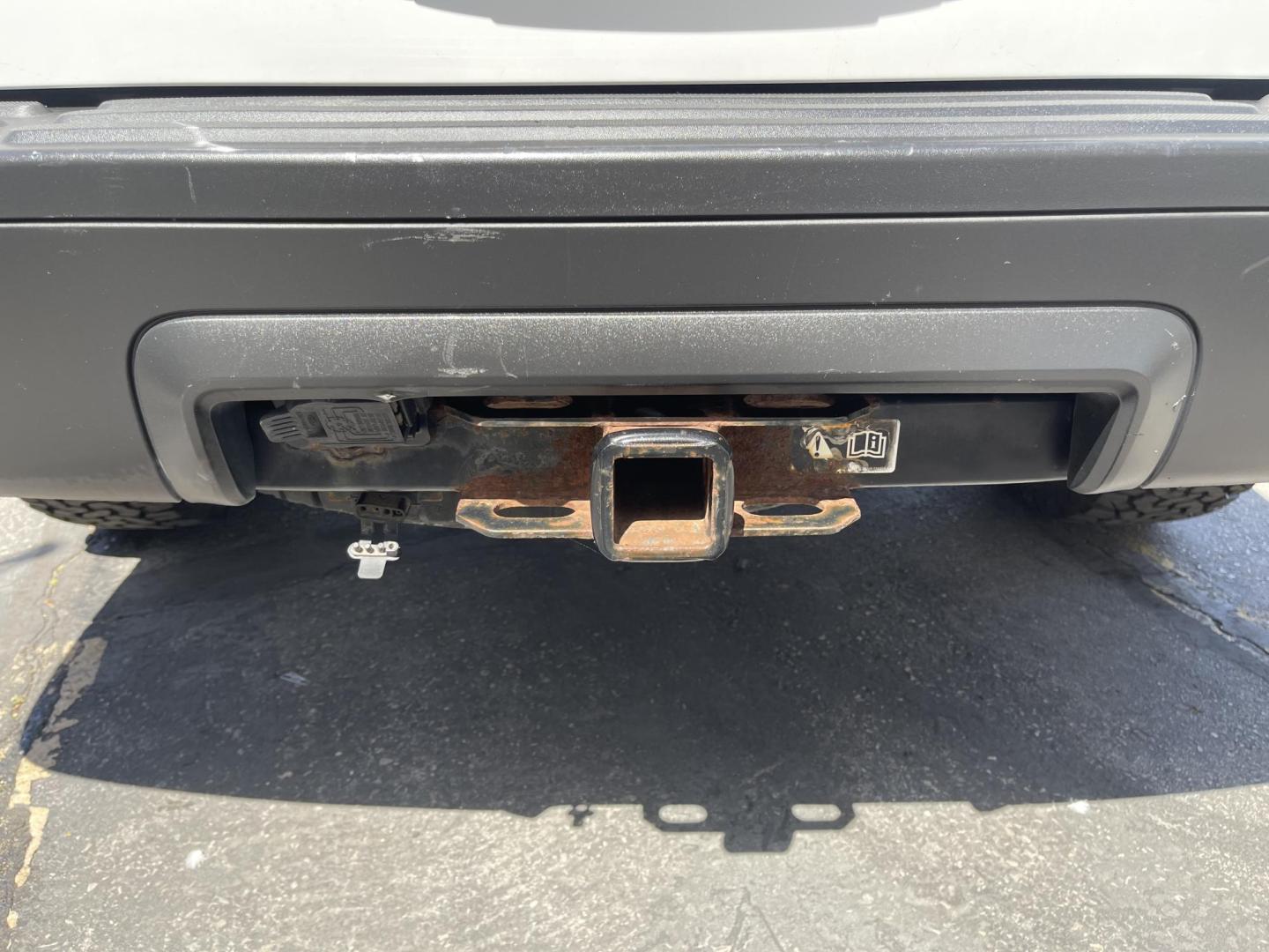 2006 Super White /Gray Ford Expedition XLT 4WD (1FMPU16576L) with an 5.4L V8 SOHC 16V engine, 4-Speed Automatic transmission, located at 801 South State Street, Salt Lake City, UT, 84111, (801) 328-0098, 40.751953, -111.888206 - Clean title on Carfax! Good affordable 4x4 SUV great all year around vehicle! Good family vehicle with 3rd row seating 8 passenger SUV! Features: 4WD/AWD, Quad Seats, Alloy Wheels, Running Boards, Cloth Seats, Third Row Seat, Fold-Away Third Row, Tow Hitch, ABS Brakes, Automatic Transmission, Crui - Photo#28