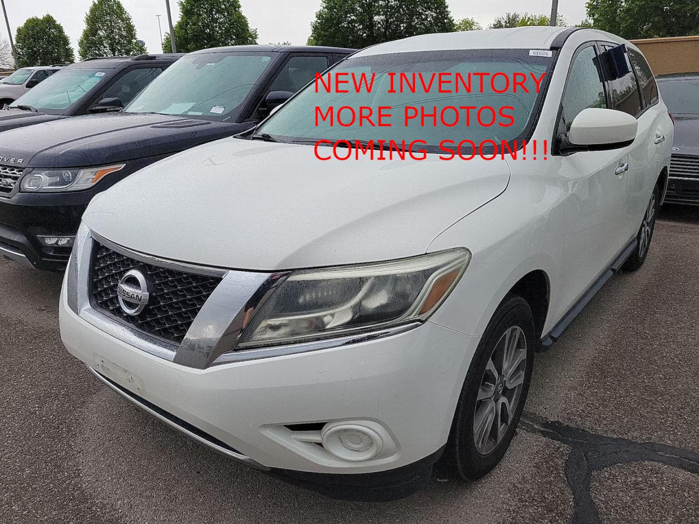 2013 Super White /Black Nissan Pathfinder LE 4WD (5N1AR2MM9DC) with an 3.5L V6 DOHC 24V engine, Continuously Variable Transmission transmission, located at 801 South State Street, Salt Lake City, UT, 84111, (801) 328-0098, 40.751953, -111.888206 - Clean title only 2 owners on Carfax! Spacious 3rd row seating! Perfect family vehicle! Carfax shows regular service history! Vehicle has been maintained and kept in good condition by previous owners! Features: Alloy Wheels, Rear Air Conditioning, Cloth Seats, Third Row Seat, Fold-Away Third Row, To - Photo#1