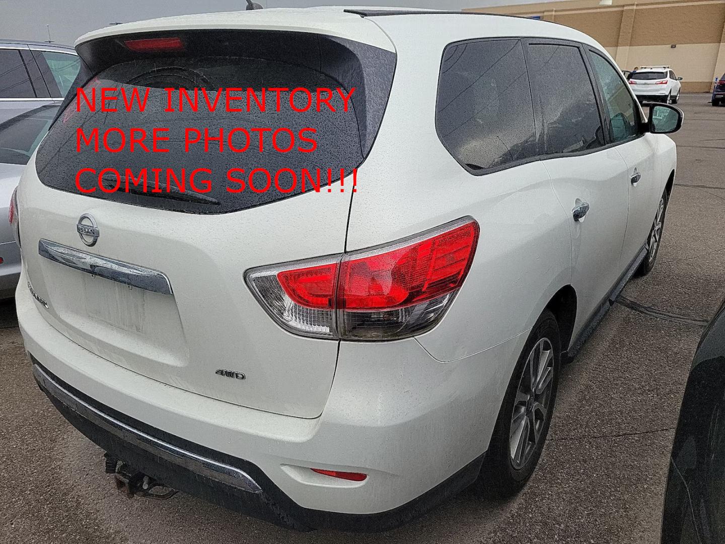 2013 Super White /Black Nissan Pathfinder LE 4WD (5N1AR2MM9DC) with an 3.5L V6 DOHC 24V engine, Continuously Variable Transmission transmission, located at 801 South State Street, Salt Lake City, UT, 84111, (801) 328-0098, 40.751953, -111.888206 - Clean title only 2 owners on Carfax! Spacious 3rd row seating! Perfect family vehicle! Carfax shows regular service history! Vehicle has been maintained and kept in good condition by previous owners! Features: Alloy Wheels, Rear Air Conditioning, Cloth Seats, Third Row Seat, Fold-Away Third Row, To - Photo#2