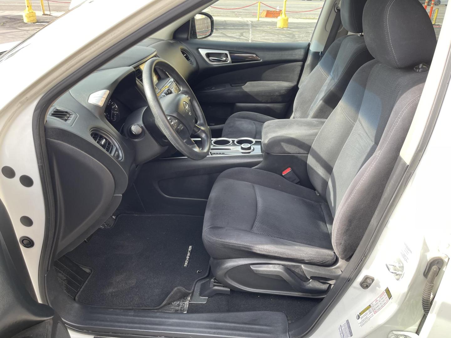 2013 Super White /Black Nissan Pathfinder LE 4WD (5N1AR2MM9DC) with an 3.5L V6 DOHC 24V engine, Continuously Variable Transmission transmission, located at 801 South State Street, Salt Lake City, UT, 84111, (801) 328-0098, 40.751953, -111.888206 - Clean title only 2 owners on Carfax! Spacious 3rd row seating! Perfect family vehicle! Carfax shows regular service history! Vehicle has been maintained and kept in good condition by previous owners! Perfect all year vehicle with 4 wheel drive! Features: 4x4, Alloy Wheels, Rear Air Conditioning, C - Photo#13