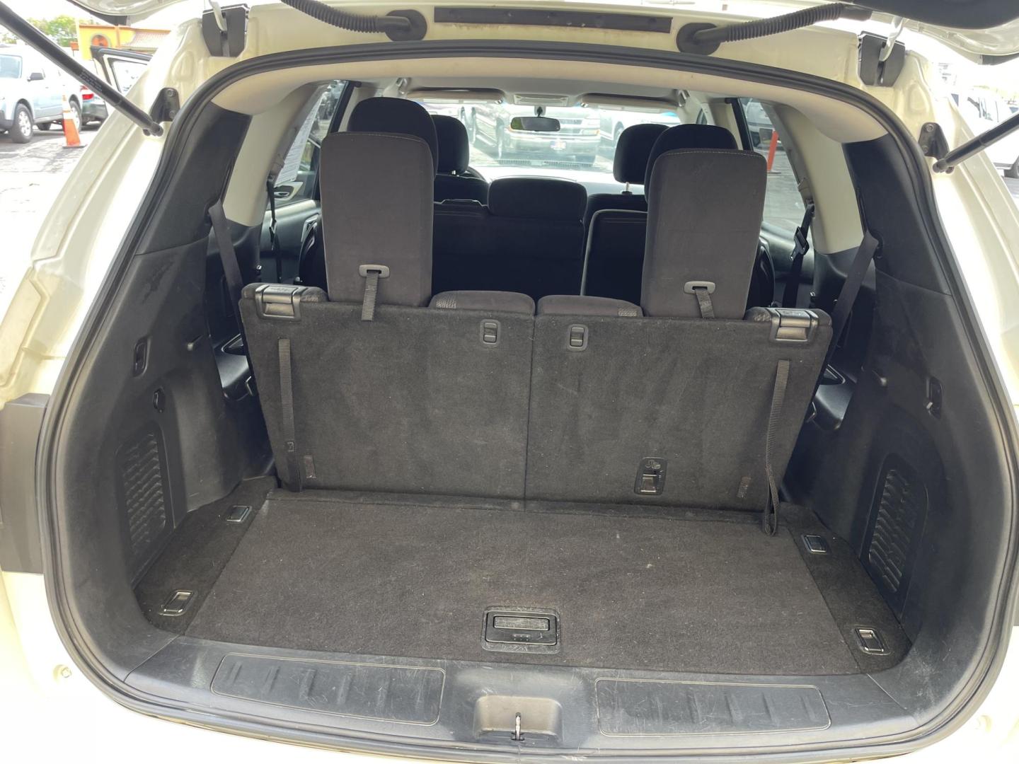 2013 Super White /Black Nissan Pathfinder LE 4WD (5N1AR2MM9DC) with an 3.5L V6 DOHC 24V engine, Continuously Variable Transmission transmission, located at 801 South State Street, Salt Lake City, UT, 84111, (801) 328-0098, 40.751953, -111.888206 - Clean title only 2 owners on Carfax! Spacious 3rd row seating! Perfect family vehicle! Carfax shows regular service history! Vehicle has been maintained and kept in good condition by previous owners! Perfect all year vehicle with 4 wheel drive! Features: 4x4, Alloy Wheels, Rear Air Conditioning, C - Photo#20