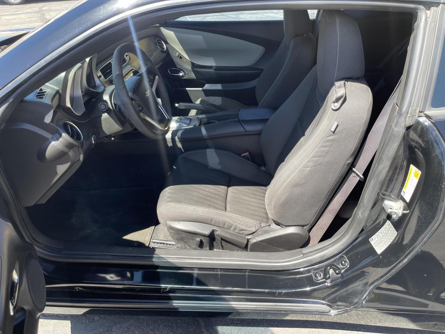 2015 Black /BLACK Chevrolet Camaro 2LS Coupe (2G1FB1E36F9) with an 3.6L V6 DOHC 24V FFV engine, 6-Speed Automatic transmission, located at 801 South State Street, Salt Lake City, UT, 84111, (801) 328-0098, 40.751953, -111.888206 - Clean title! Must see for anyone looking for a nice clean Camaro in good condition inside and out! Black interior and exterior black as well real nice look to it! Approved for up to a 5 year warranty through our warranty company. In house financing available for anyone with bad or no credit situatio - Photo#13