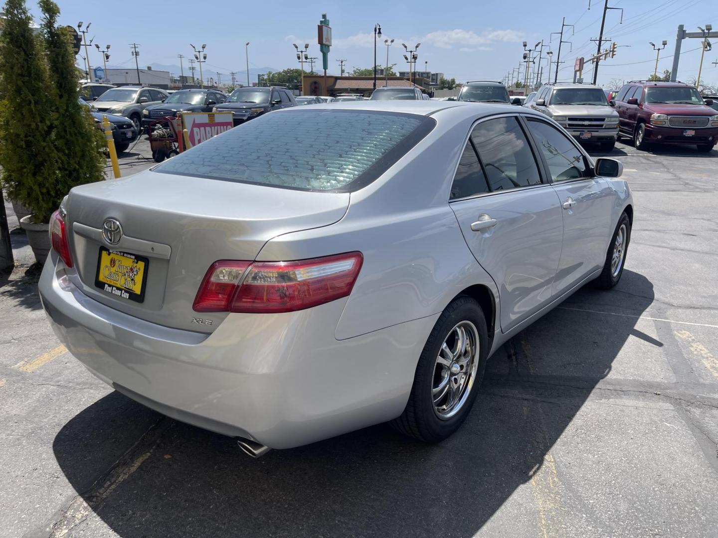 2007 Silver Sky Metallic /Tan Toyota Camry LE V6 (4T1BK46K47U) with an 3.5L V6 DOHC 24V engine, 6-Speed Automatic Overdrive transmission, located at 801 South State Street, Salt Lake City, UT, 84111, (801) 328-0098, 40.751953, -111.888206 - Clean title! Super low Miles for the year! No accidents on Carfax! 22 service records on Carfax that show regular maintenance and service including oil changes! From a dry climate area in Arizona has not been in the Utah snow yet! Approved for up to a 5 year warranty through our national warranty co - Photo#5