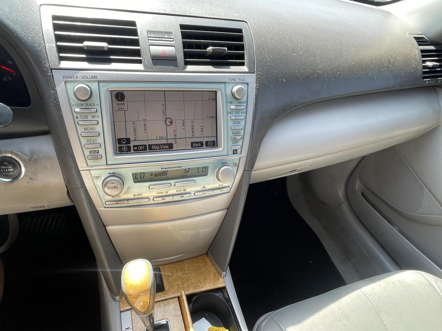 2007 Silver Sky Metallic /Tan Toyota Camry LE V6 (4T1BK46K47U) with an 3.5L V6 DOHC 24V engine, 6-Speed Automatic Overdrive transmission, located at 801 South State Street, Salt Lake City, UT, 84111, (801) 328-0098, 40.751953, -111.888206 - Clean title! Super low Miles for the year! No accidents on Carfax! 22 service records on Carfax that show regular maintenance and service including oil changes! From a dry climate area in Arizona has not been in the Utah snow yet! Approved for up to a 5 year warranty through our national warranty co - Photo#13