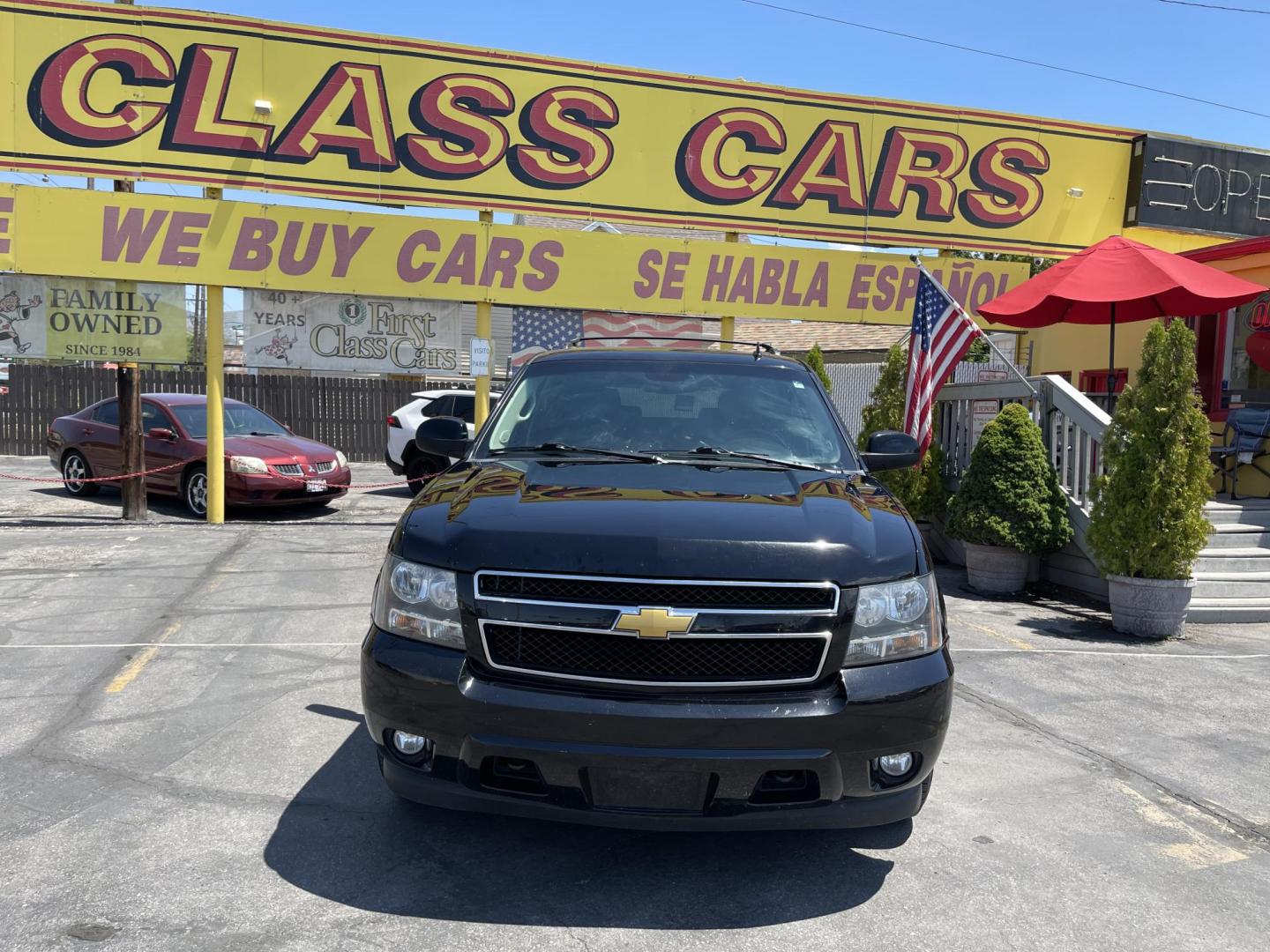 2014 Black /Black Chevrolet Tahoe LT 4WD (1GNSKBE08ER) with an 5.3L V8 OHV 16V FFV engine, 6-Speed Automatic transmission, located at 801 South State Street, Salt Lake City, UT, 84111, (801) 328-0098, 40.751953, -111.888206 - Clean title! Immaculate condition inside and out! Must see 3rd row SUV with 4x4 and leather interior! Approved for up to a 5 year warranty through Protective! Already passed Utah state emissions and been inspected by a mechanic and approved for up to a 5 year powertrain warranty by the warranty mech - Photo#2