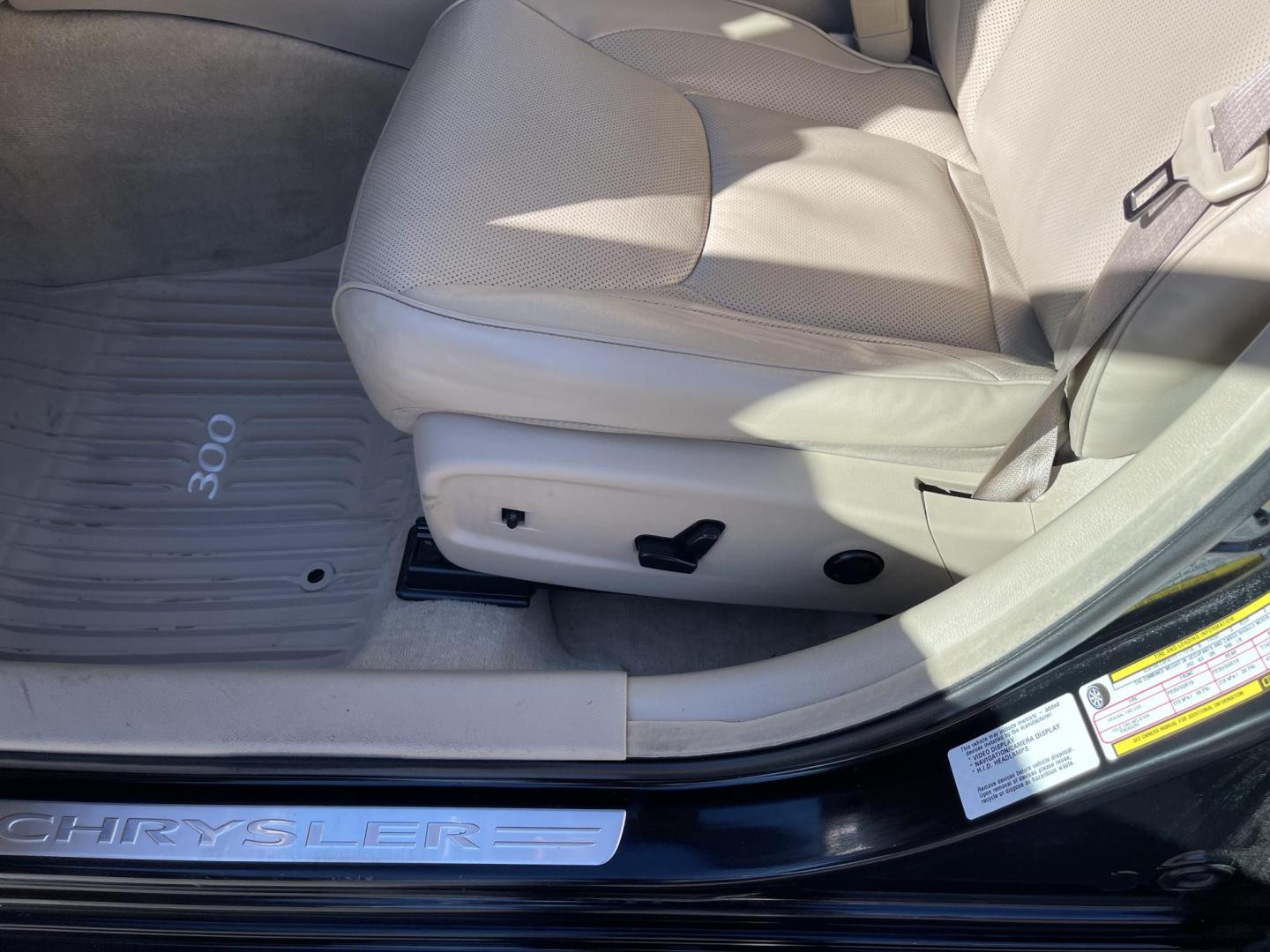 2011 Black /Tan Chrysler 300 C AWD (2C3CK6CT3BH) with an 5.7L V8 OHV 16V engine, 5-Speed Automatic transmission, located at 801 South State Street, Salt Lake City, UT, 84111, (801) 328-0098, 40.751953, -111.888206 - Clean Title!!! Immaculate condition inside and out! Car looks and feels to be in almost perfect shape for the year and miles! Perfect luxury commuter car for anyone! This comes with All Wheel Drive so you can go just about anywhere and not have to worry about getting stuck in snow etc!!! Must see fo - Photo#16