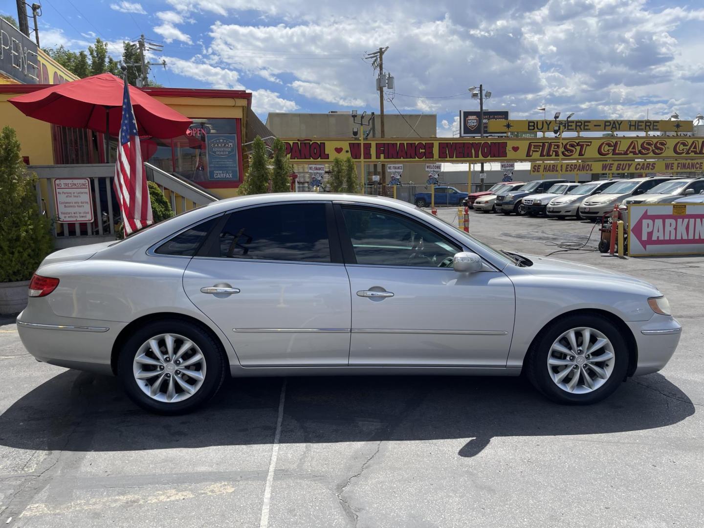 2007 Silver Sky Metallic /Gray Hyundai Azera Limited (KMHFC46FX7A) with an 3.8L V6 DOHC 24V engine, 5-Speed Automatic Overdrive transmission, located at 801 South State Street, Salt Lake City, UT, 84111, (801) 328-0098, 40.751953, -111.888206 - Clean title!!! Wow low miles only 97,932 miles that is extremely low and hard to find in this price range for a 2007 year car. This vehicle is in great shape inside and out and has been taken car of and cared for. The gentlemen that owned this before the most previous owner was an older gentlemen th - Photo#6