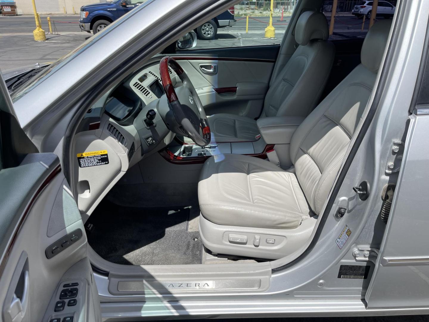 2007 Silver Sky Metallic /Gray Hyundai Azera Limited (KMHFC46FX7A) with an 3.8L V6 DOHC 24V engine, 5-Speed Automatic Overdrive transmission, located at 801 South State Street, Salt Lake City, UT, 84111, (801) 328-0098, 40.751953, -111.888206 - Clean title!!! Wow low miles only 97,932 miles that is extremely low and hard to find in this price range for a 2007 year car. This vehicle is in great shape inside and out and has been taken car of and cared for. The gentlemen that owned this before the most previous owner was an older gentlemen th - Photo#15