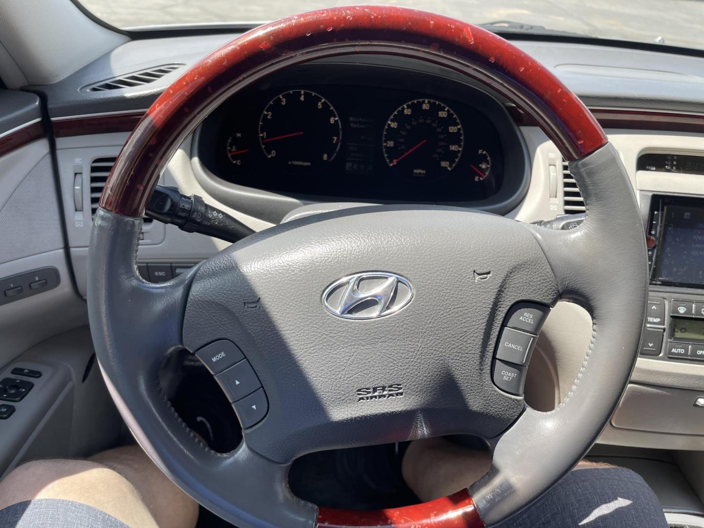 2007 Silver Sky Metallic /Gray Hyundai Azera Limited (KMHFC46FX7A) with an 3.8L V6 DOHC 24V engine, 5-Speed Automatic Overdrive transmission, located at 801 South State Street, Salt Lake City, UT, 84111, (801) 328-0098, 40.751953, -111.888206 - Clean title!!! Wow low miles only 97,932 miles that is extremely low and hard to find in this price range for a 2007 year car. This vehicle is in great shape inside and out and has been taken car of and cared for. The gentlemen that owned this before the most previous owner was an older gentlemen th - Photo#24