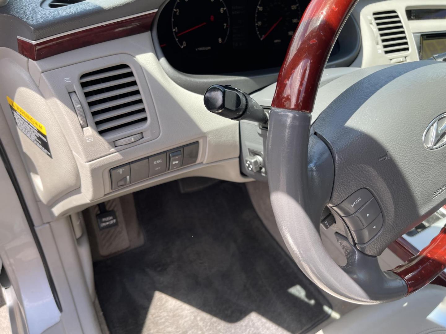 2007 Silver Sky Metallic /Gray Hyundai Azera Limited (KMHFC46FX7A) with an 3.8L V6 DOHC 24V engine, 5-Speed Automatic Overdrive transmission, located at 801 South State Street, Salt Lake City, UT, 84111, (801) 328-0098, 40.751953, -111.888206 - Clean title!!! Wow low miles only 97,932 miles that is extremely low and hard to find in this price range for a 2007 year car. This vehicle is in great shape inside and out and has been taken car of and cared for. The gentlemen that owned this before the most previous owner was an older gentlemen th - Photo#26