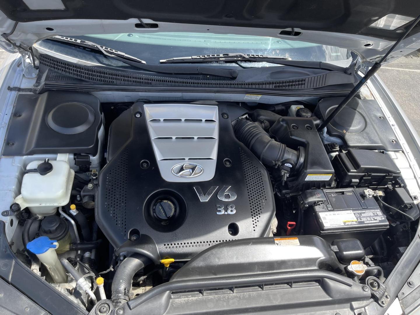 2007 Silver Sky Metallic /Gray Hyundai Azera Limited (KMHFC46FX7A) with an 3.8L V6 DOHC 24V engine, 5-Speed Automatic Overdrive transmission, located at 801 South State Street, Salt Lake City, UT, 84111, (801) 328-0098, 40.751953, -111.888206 - Clean title!!! Wow low miles only 97,932 miles that is extremely low and hard to find in this price range for a 2007 year car. This vehicle is in great shape inside and out and has been taken car of and cared for. The gentlemen that owned this before the most previous owner was an older gentlemen th - Photo#30