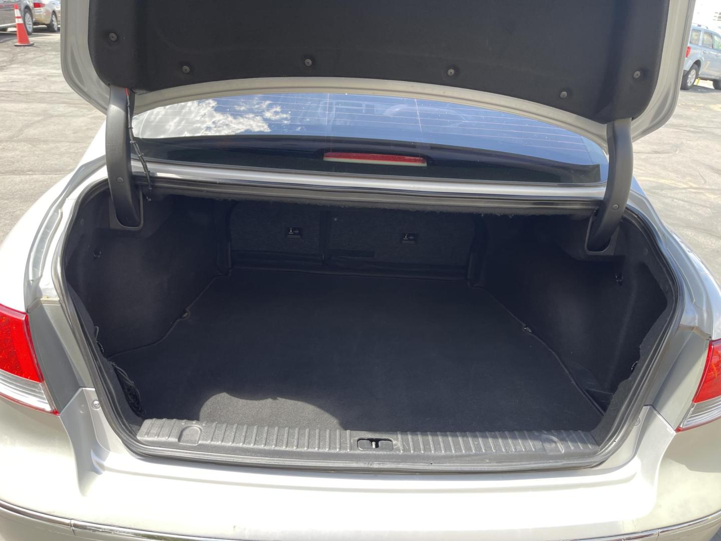 2007 Silver Sky Metallic /Gray Hyundai Azera Limited (KMHFC46FX7A) with an 3.8L V6 DOHC 24V engine, 5-Speed Automatic Overdrive transmission, located at 801 South State Street, Salt Lake City, UT, 84111, (801) 328-0098, 40.751953, -111.888206 - Clean title!!! Wow low miles only 97,932 miles that is extremely low and hard to find in this price range for a 2007 year car. This vehicle is in great shape inside and out and has been taken car of and cared for. The gentlemen that owned this before the most previous owner was an older gentlemen th - Photo#34