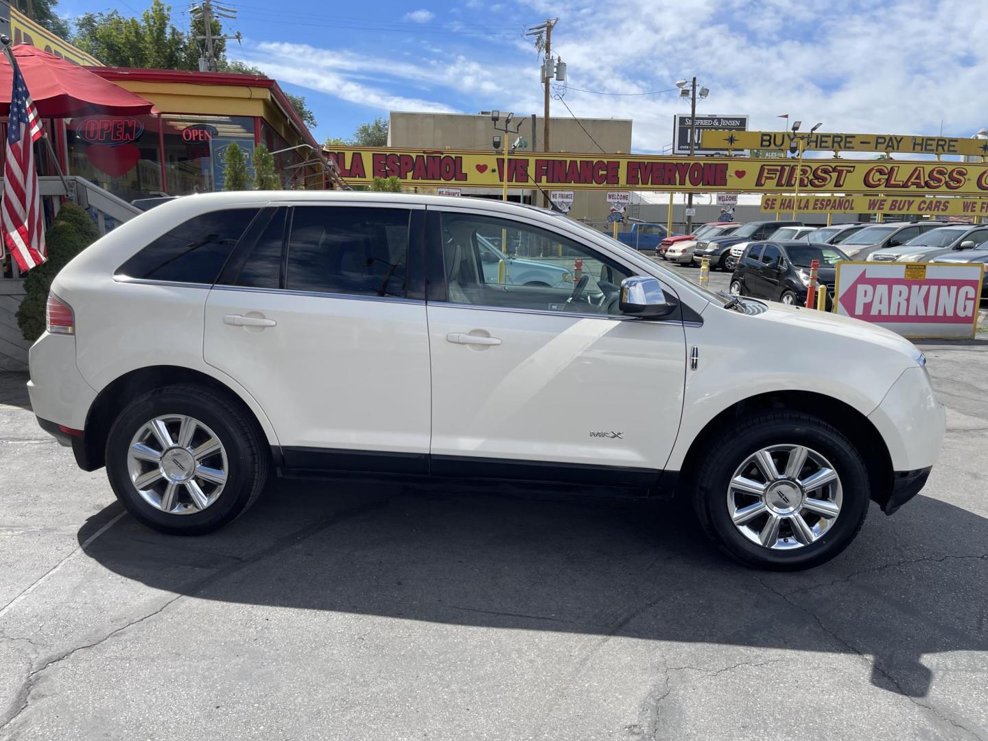 2008 Super White /Tan Lincoln MKX FWD (2LMDU68C58B) with an 3.5L V6 DOHC 24V engine, 6-Speed Automatic Overdrive transmission, located at 801 South State Street, Salt Lake City, UT, 84111, (801) 328-0098, 40.751953, -111.888206 - Clean title! No accidents on Carfax! Only 2 reported previous owners showing on the Carfax. This beautiful SUV has been well maintained and taken care of the Carfax shows it was well maintained. It has passed emissions and been inspected by our mechanic and approved for up to a 5 year warranty that - Photo#4