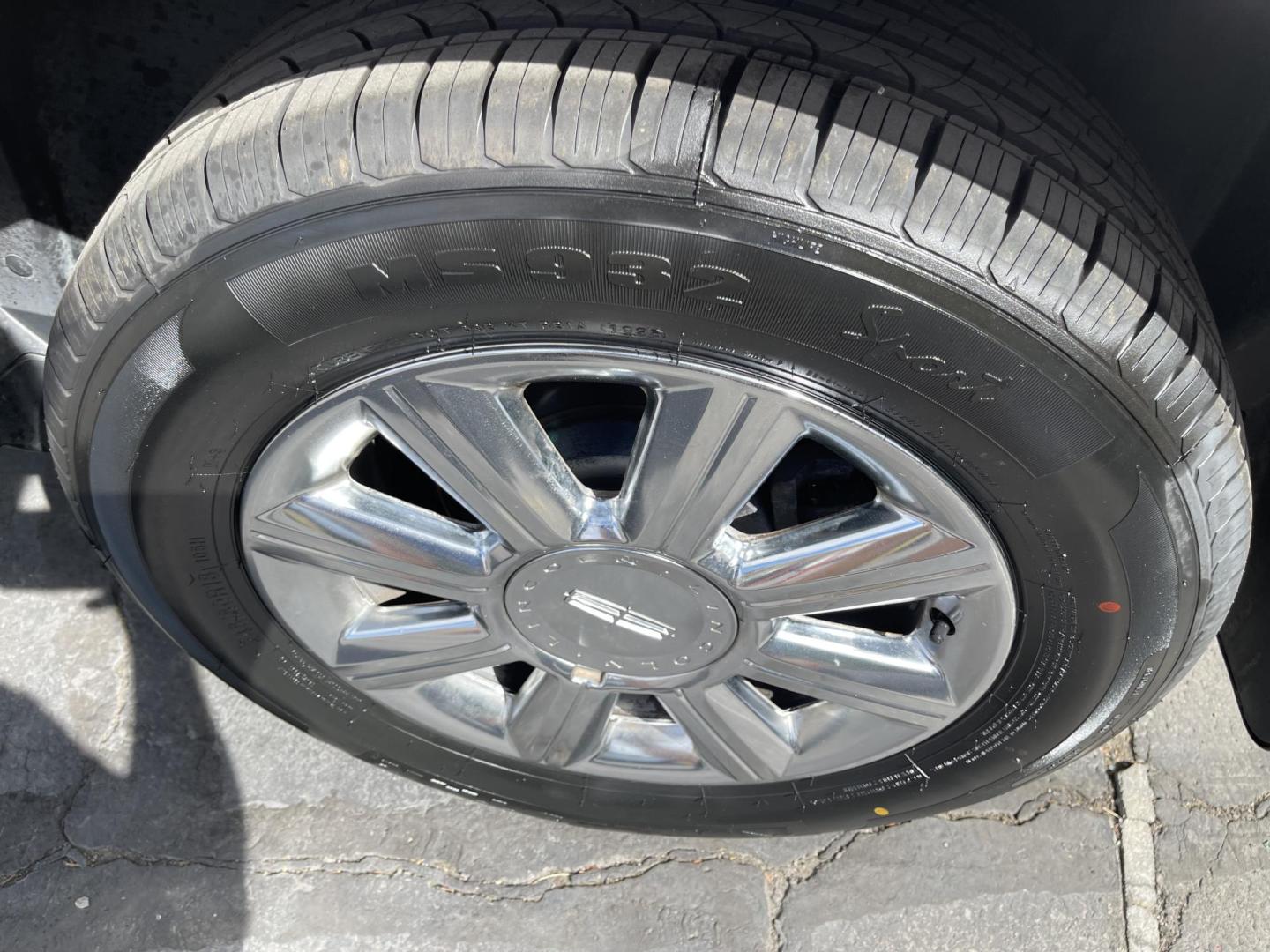 2008 Super White /Tan Lincoln MKX FWD (2LMDU68C58B) with an 3.5L V6 DOHC 24V engine, 6-Speed Automatic Overdrive transmission, located at 801 South State Street, Salt Lake City, UT, 84111, (801) 328-0098, 40.751953, -111.888206 - Clean title! No accidents on Carfax! Only 2 reported previous owners showing on the Carfax. This beautiful SUV has been well maintained and taken care of the Carfax shows it was well maintained. It has passed emissions and been inspected by our mechanic and approved for up to a 5 year warranty that - Photo#10