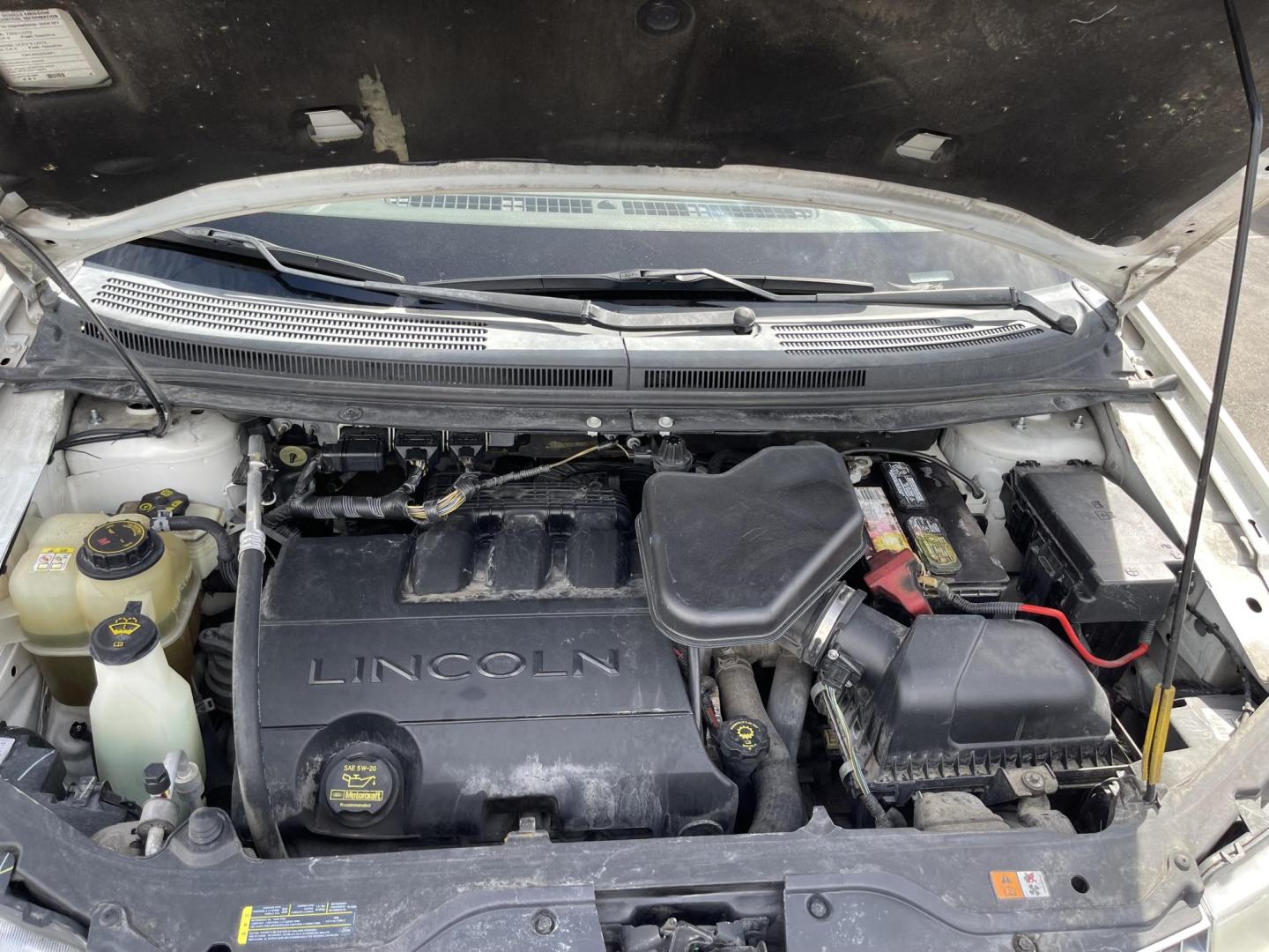 2008 Super White /Tan Lincoln MKX FWD (2LMDU68C58B) with an 3.5L V6 DOHC 24V engine, 6-Speed Automatic Overdrive transmission, located at 801 South State Street, Salt Lake City, UT, 84111, (801) 328-0098, 40.751953, -111.888206 - Clean title! No accidents on Carfax! Only 2 reported previous owners showing on the Carfax. This beautiful SUV has been well maintained and taken care of the Carfax shows it was well maintained. It has passed emissions and been inspected by our mechanic and approved for up to a 5 year warranty that - Photo#18
