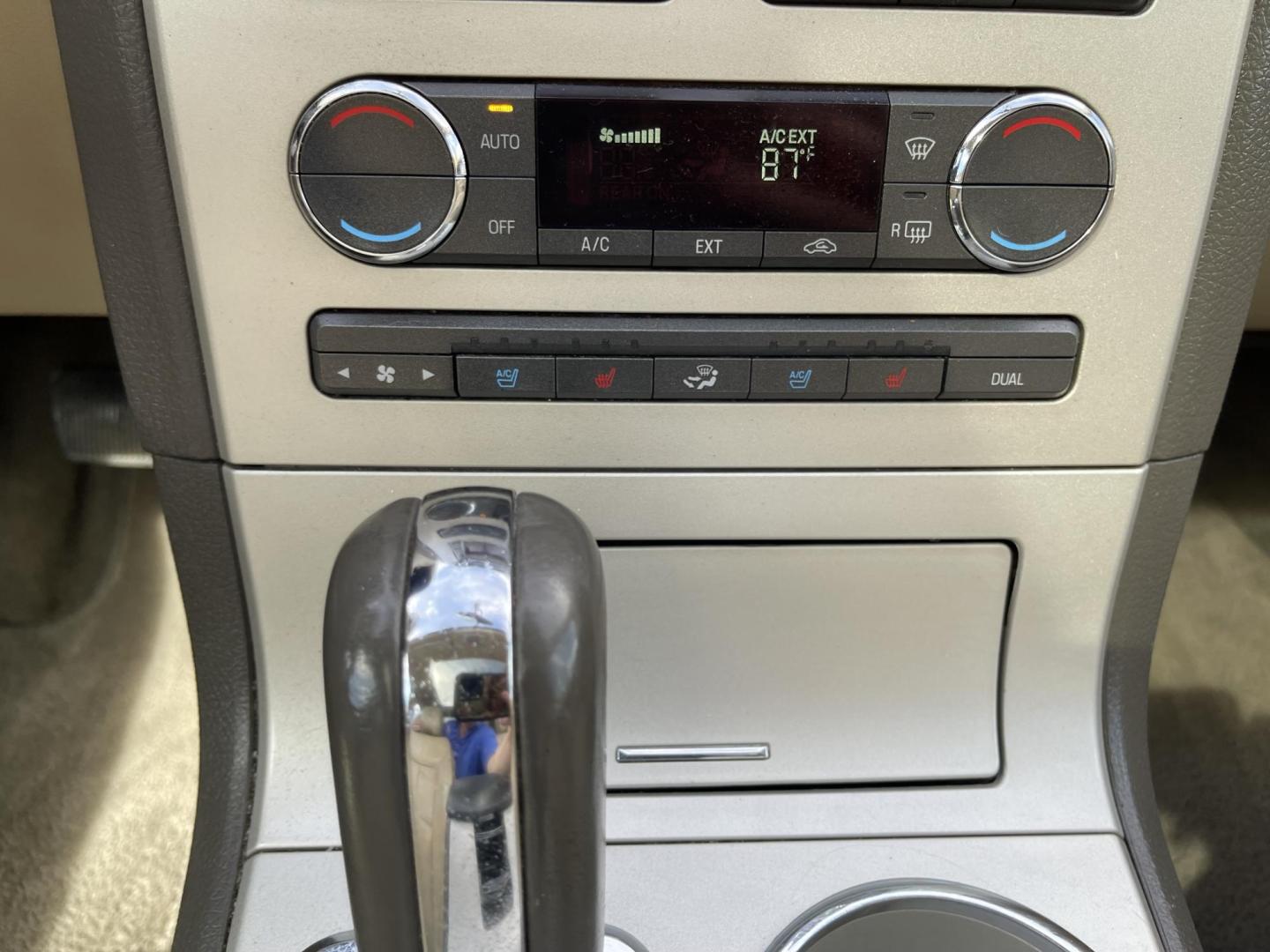 2008 Super White /Tan Lincoln MKX FWD (2LMDU68C58B) with an 3.5L V6 DOHC 24V engine, 6-Speed Automatic Overdrive transmission, located at 801 South State Street, Salt Lake City, UT, 84111, (801) 328-0098, 40.751953, -111.888206 - Clean title! No accidents on Carfax! Only 2 reported previous owners showing on the Carfax. This beautiful SUV has been well maintained and taken care of the Carfax shows it was well maintained. It has passed emissions and been inspected by our mechanic and approved for up to a 5 year warranty that - Photo#22