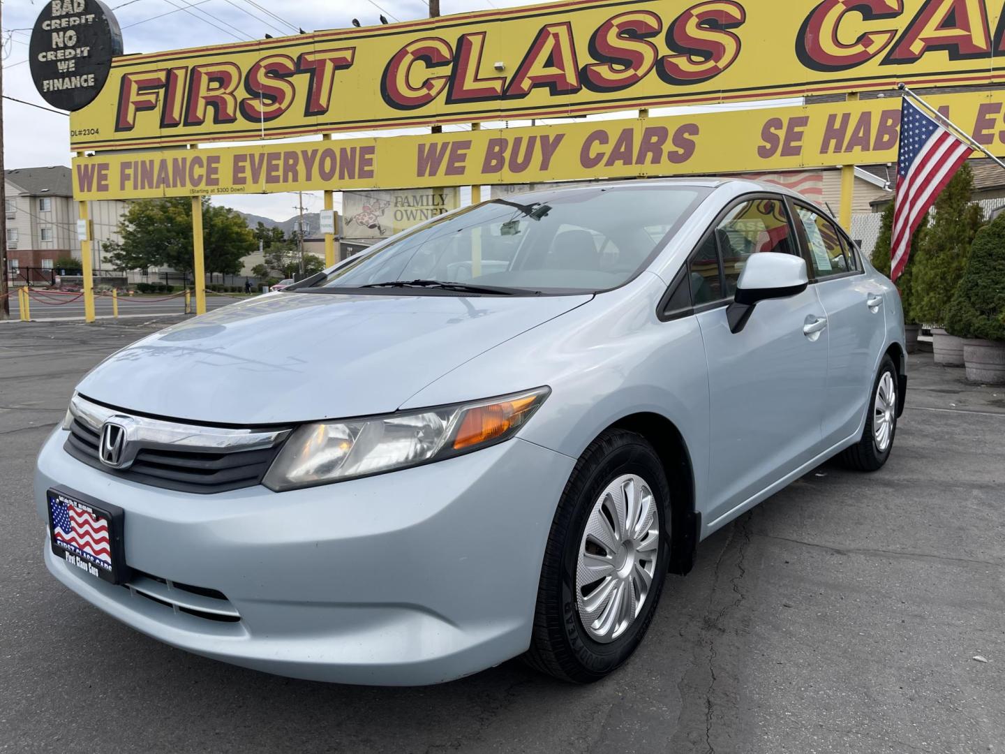 2012 Satin Silver Metallic /Gray Honda Civic LX Sedan 5-Speed AT (19XFB2F5XCE) with an 1.8L L4 SOHC 16V engine, 5-Speed Automatic transmission, located at 801 South State Street, Salt Lake City, UT, 84111, (801) 328-0098, 40.751953, -111.888206 - Clean title!!! No accidents on Carfax history report! Vehicle has been very well taken care of and maintained Carfax shows this vehicle has been serviced 25 times that includes oil changes and regular maintenance that has been performed. Great gas saver this 2012 Honda Civic LX with a 1.8L engine g - Photo#1