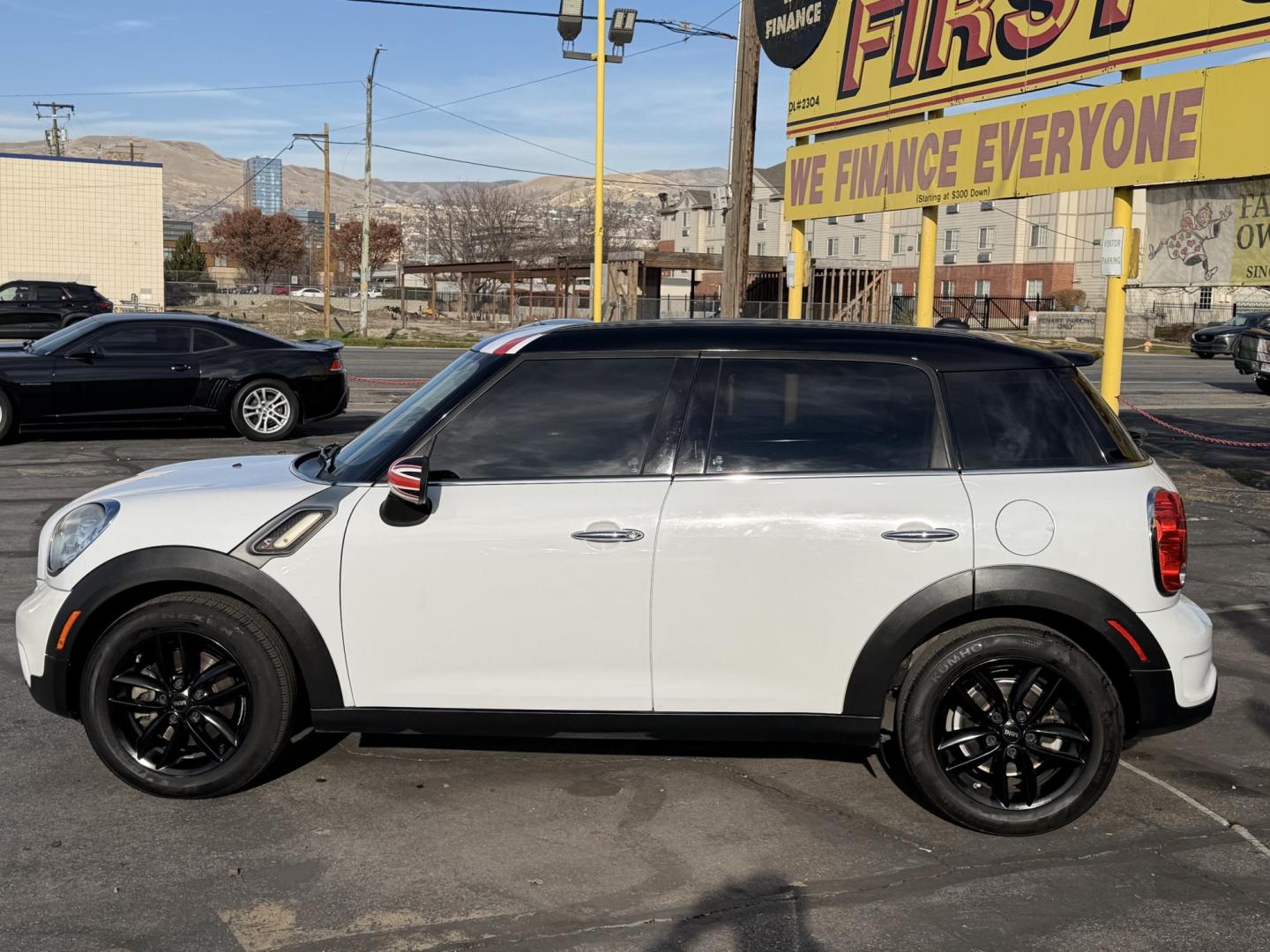 2015 Super White /Black Mini Countryman S (WMWZC3C57FW) with an 1.6L L4 DOHC 16V TURBO engine, Automatic transmission, located at 801 South State Street, Salt Lake City, UT, 84111, (801) 328-0098, 40.751953, -111.888206 - Clean title! Immaculate condition! Hard to find in this great condition as this one. Fully loaded nice car great on gas! Features: Countryman S package, Alloy wheels, leather seats, heated seats, automatic, power windows, power locks, power mirrors, low miles, gas saver, great fuel economy, newer - Photo#8