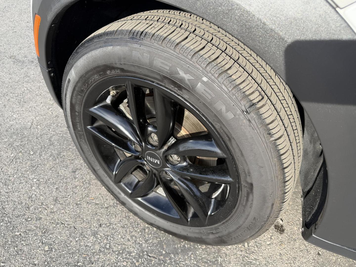 2015 Super White /Black Mini Countryman S (WMWZC3C57FW) with an 1.6L L4 DOHC 16V TURBO engine, Automatic transmission, located at 801 South State Street, Salt Lake City, UT, 84111, (801) 328-0098, 40.751953, -111.888206 - Clean title! Immaculate condition! Hard to find in this great condition as this one. Fully loaded nice car great on gas! Features: Countryman S package, Alloy wheels, leather seats, heated seats, automatic, power windows, power locks, power mirrors, low miles, gas saver, great fuel economy, newer - Photo#12