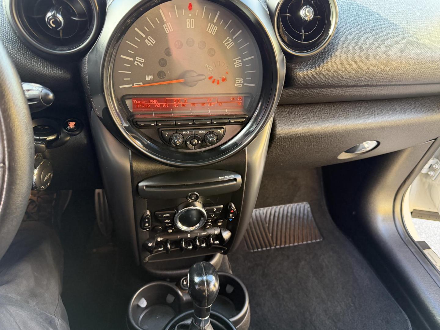 2015 Super White /Black Mini Countryman S (WMWZC3C57FW) with an 1.6L L4 DOHC 16V TURBO engine, Automatic transmission, located at 801 South State Street, Salt Lake City, UT, 84111, (801) 328-0098, 40.751953, -111.888206 - Clean title! Immaculate condition! Hard to find in this great condition as this one. Fully loaded nice car great on gas! Features: Countryman S package, Alloy wheels, leather seats, heated seats, automatic, power windows, power locks, power mirrors, low miles, gas saver, great fuel economy, newer - Photo#19