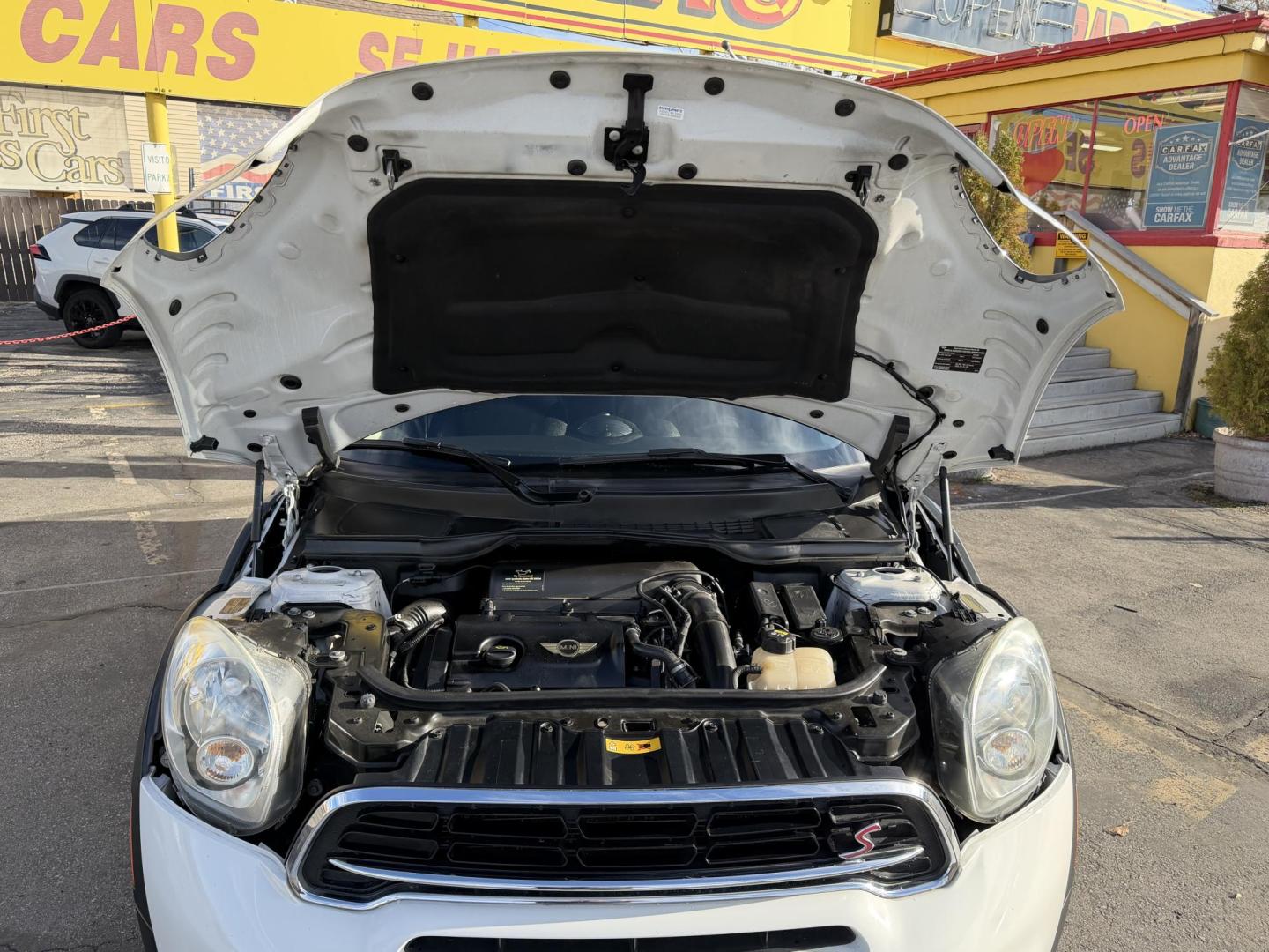 2015 Super White /Black Mini Countryman S (WMWZC3C57FW) with an 1.6L L4 DOHC 16V TURBO engine, Automatic transmission, located at 801 South State Street, Salt Lake City, UT, 84111, (801) 328-0098, 40.751953, -111.888206 - Clean title! Immaculate condition! Hard to find in this great condition as this one. Fully loaded nice car great on gas! Features: Countryman S package, Alloy wheels, leather seats, heated seats, automatic, power windows, power locks, power mirrors, low miles, gas saver, great fuel economy, newer - Photo#22