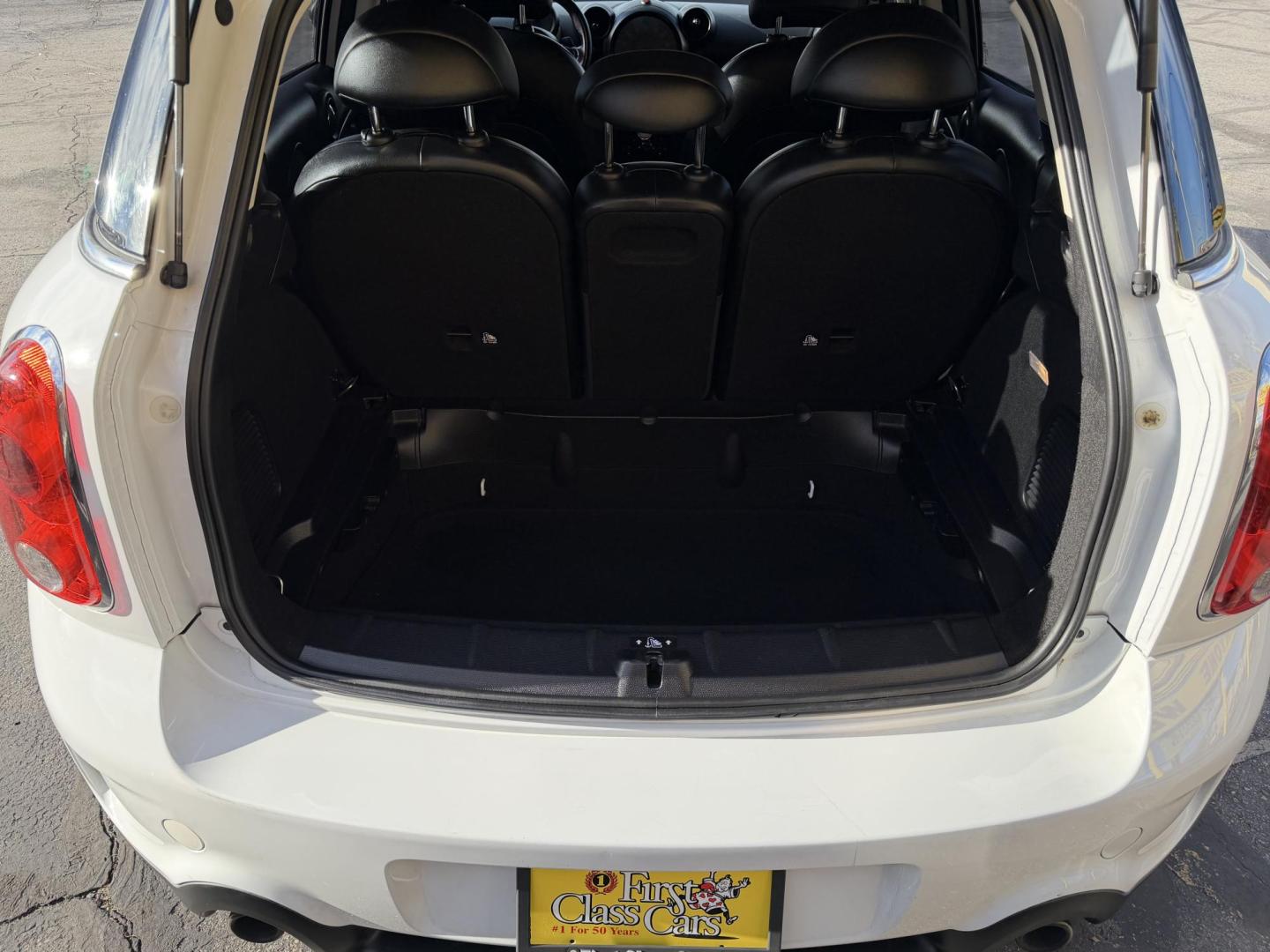 2015 Super White /Black Mini Countryman S (WMWZC3C57FW) with an 1.6L L4 DOHC 16V TURBO engine, Automatic transmission, located at 801 South State Street, Salt Lake City, UT, 84111, (801) 328-0098, 40.751953, -111.888206 - Clean title! Immaculate condition! Hard to find in this great condition as this one. Fully loaded nice car great on gas! Features: Countryman S package, Alloy wheels, leather seats, heated seats, automatic, power windows, power locks, power mirrors, low miles, gas saver, great fuel economy, newer - Photo#23